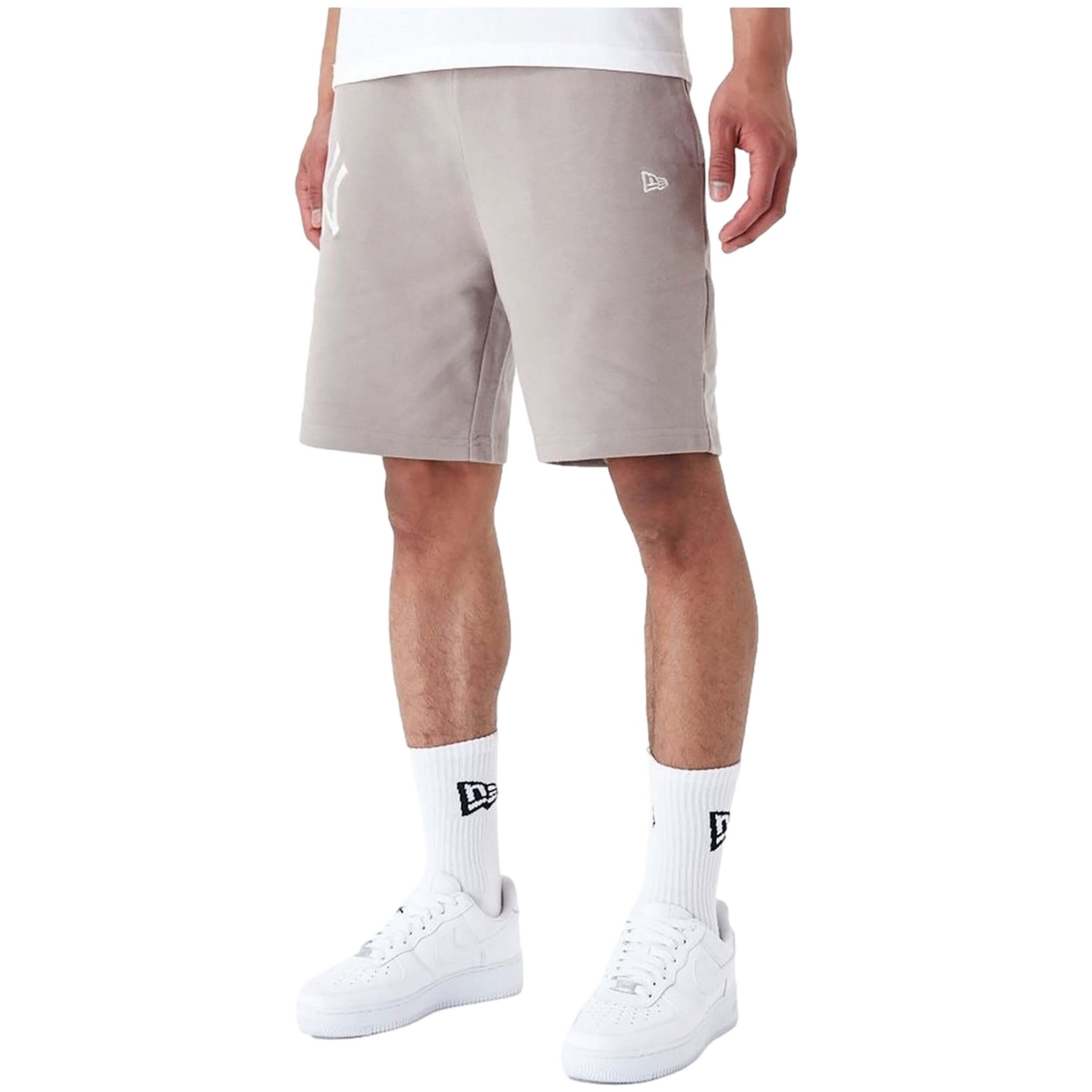 Pantaloncini New era modello 60435549-230 per uomini 2/4