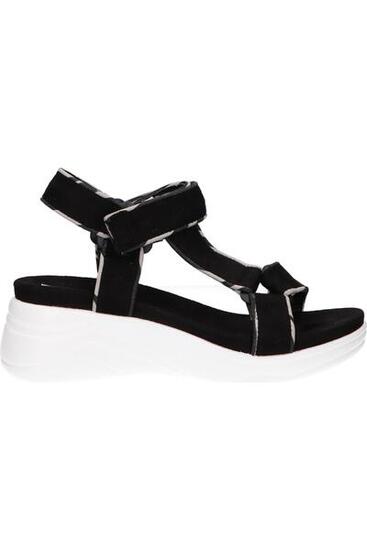 Sandalen Mustang Modell 60259-C37109 für frauen
