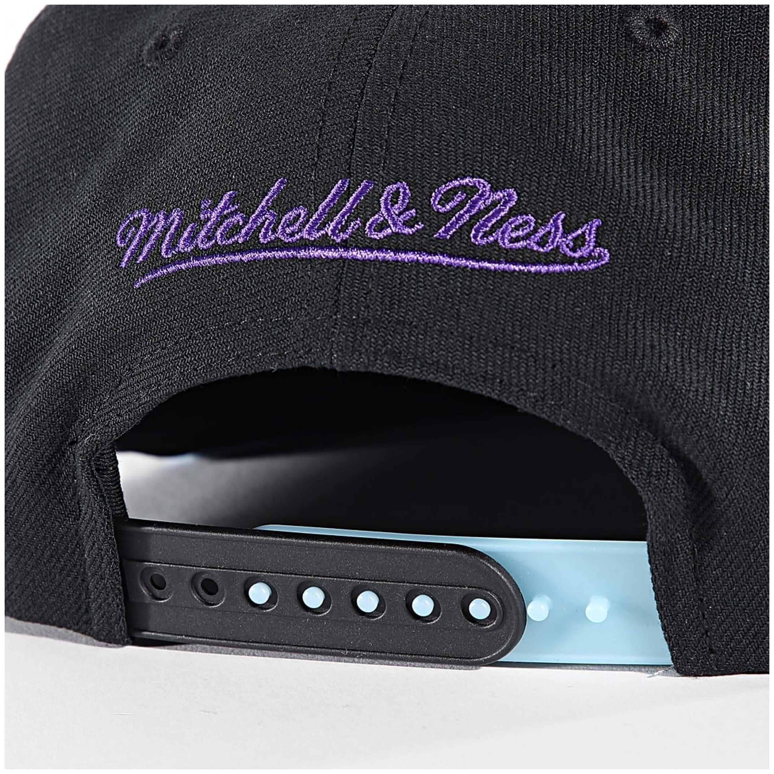 Gorra Mitchell & ness modelo HS8033-CBUWHIT-NEGRO para hombre 3/4
