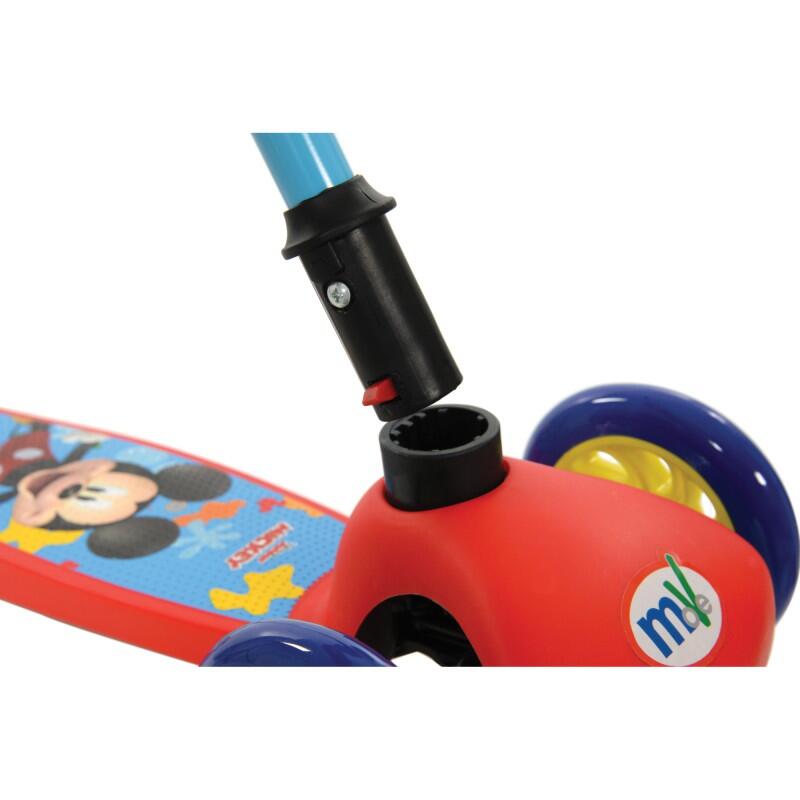 SCOOTER COM 2 RODAS DIANTEIRAS INCLINÁVEIS E GIRATÓRIAS MICKEY 2/3