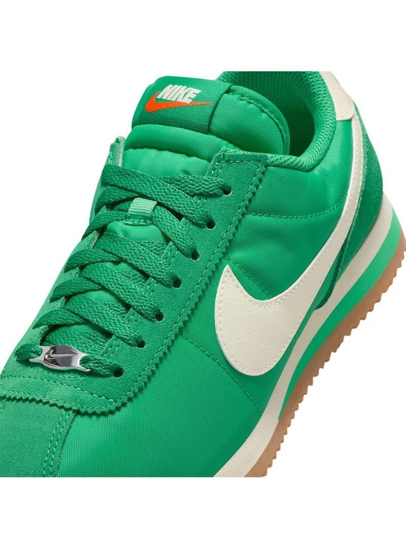 Scarpa da donna Nike Cortez verde. 3/7
