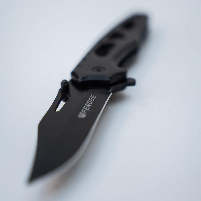 Coltello tascabile nero con custodia 4/5