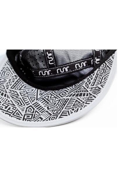 Runr Lumos Reflective Technical Running Hat 2/4