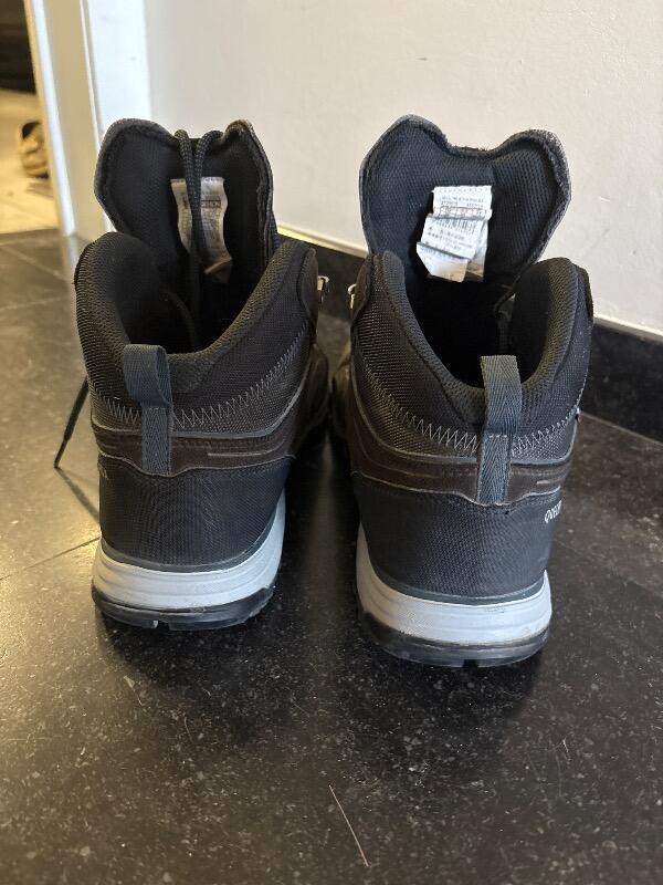 Tussen Particulieren - Wandelschoenen 3/5