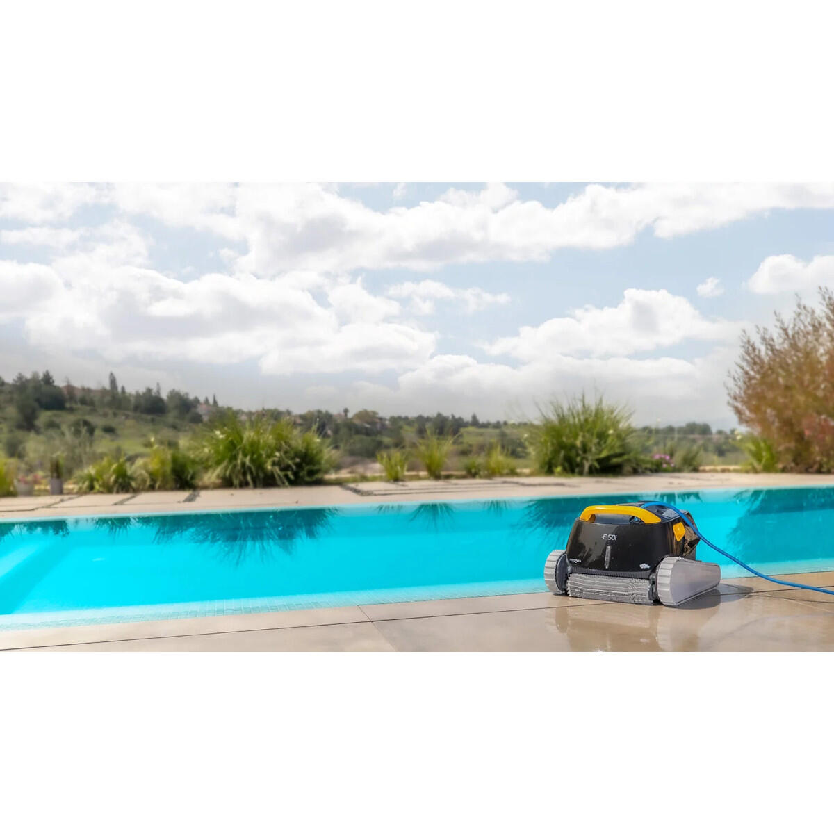 Robot electrique de piscine fond, parois et ligne d'eau avec chariot 4/7