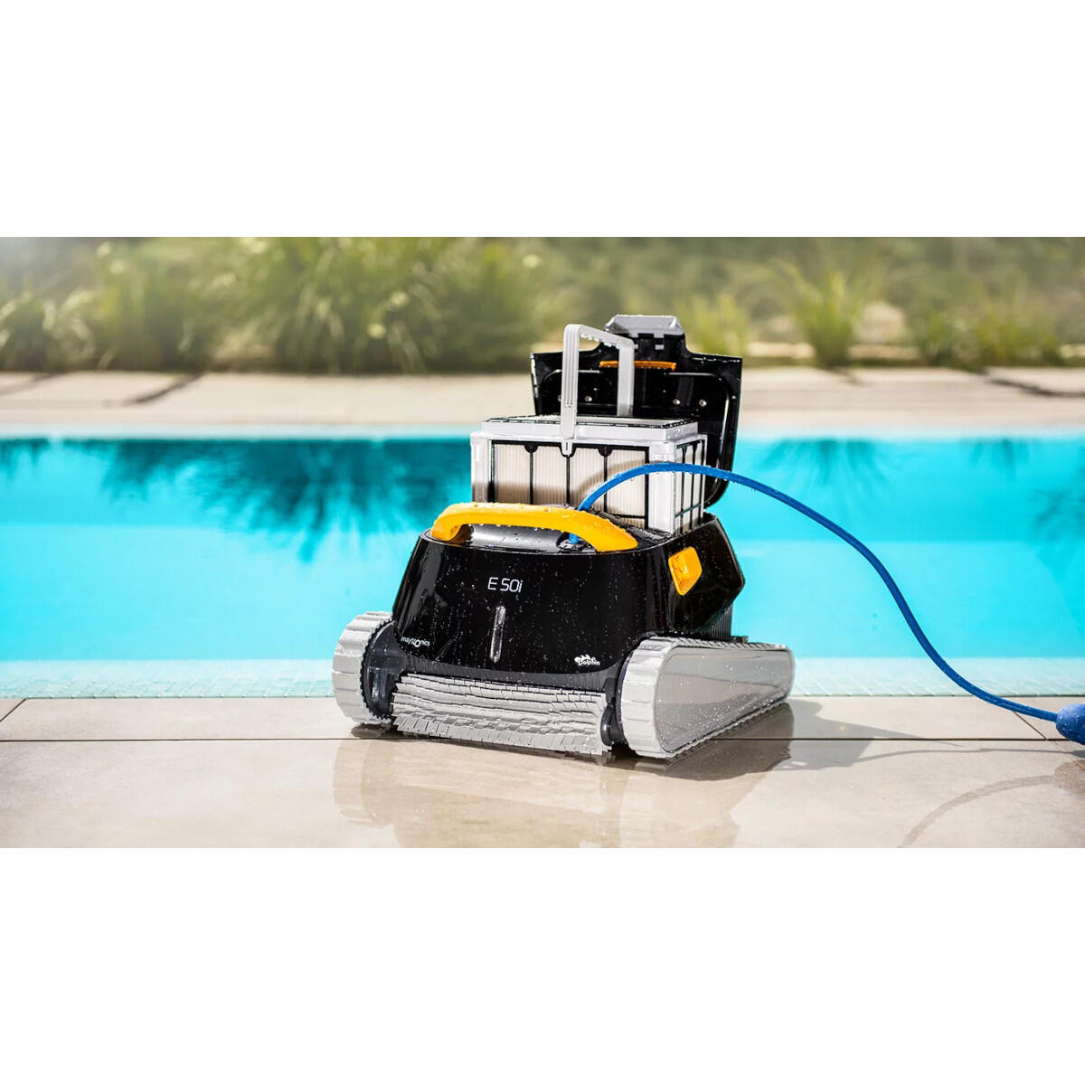 Robot electrique de piscine fond, parois et ligne d'eau avec chariot 3/7