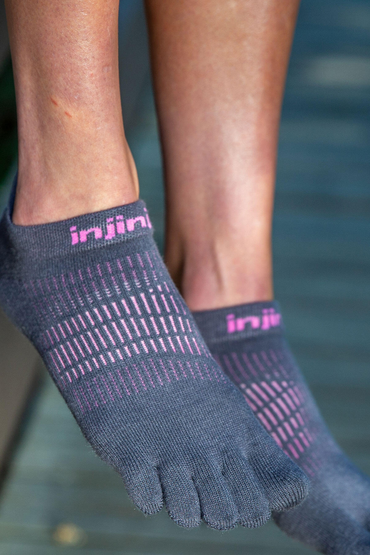Injinji Women's Lightweight No-Show Performance Run Toe Socks 3/5