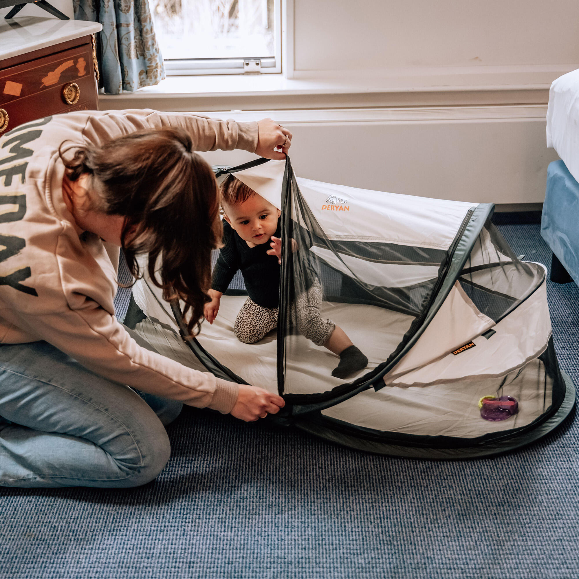 Baby Luxe Campingbett - Inklusive selbstaufblasender Matratze - Creme 5/8