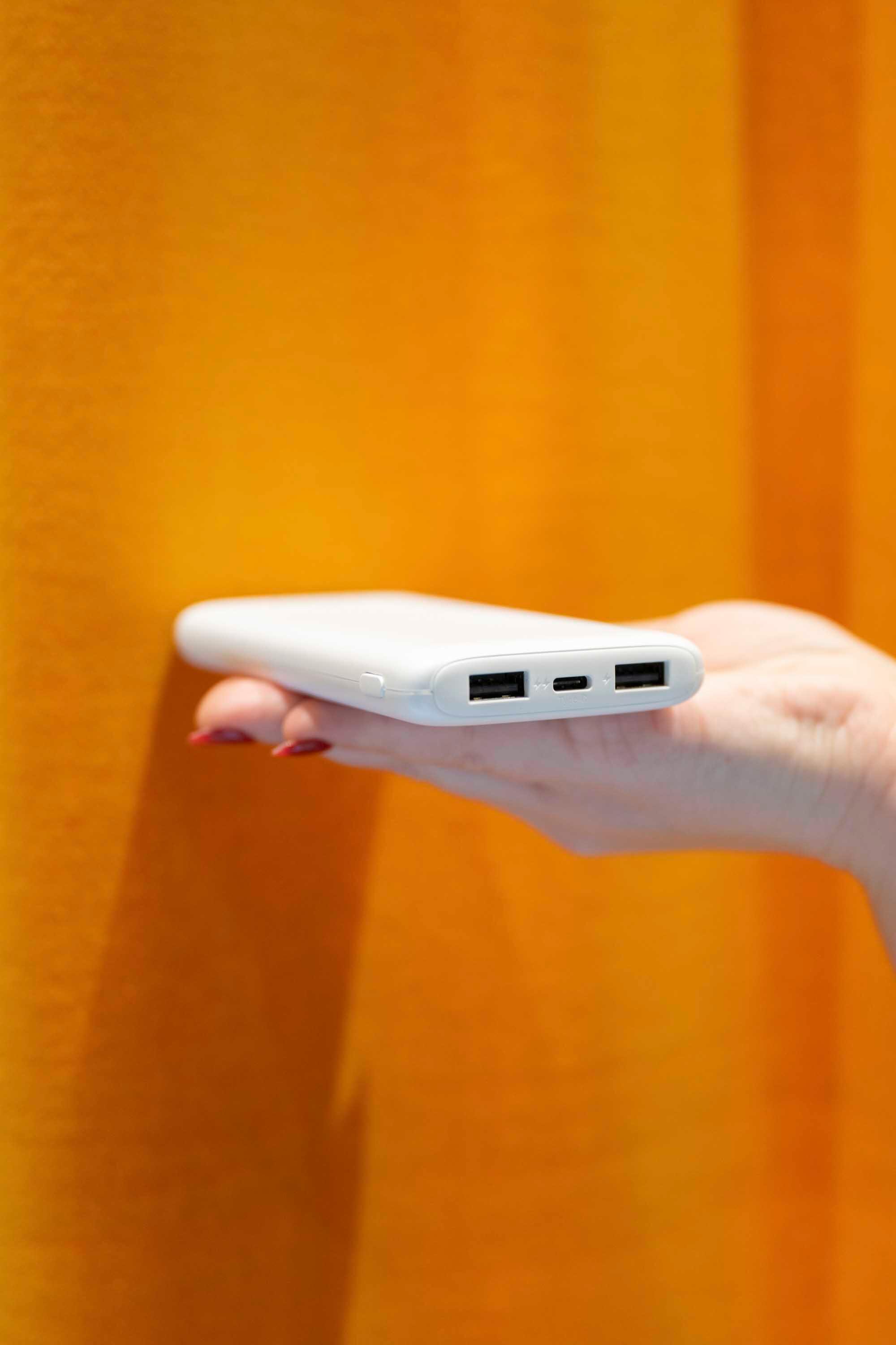Power Bank 10.000mAh con triple salida USB blanco 5/5