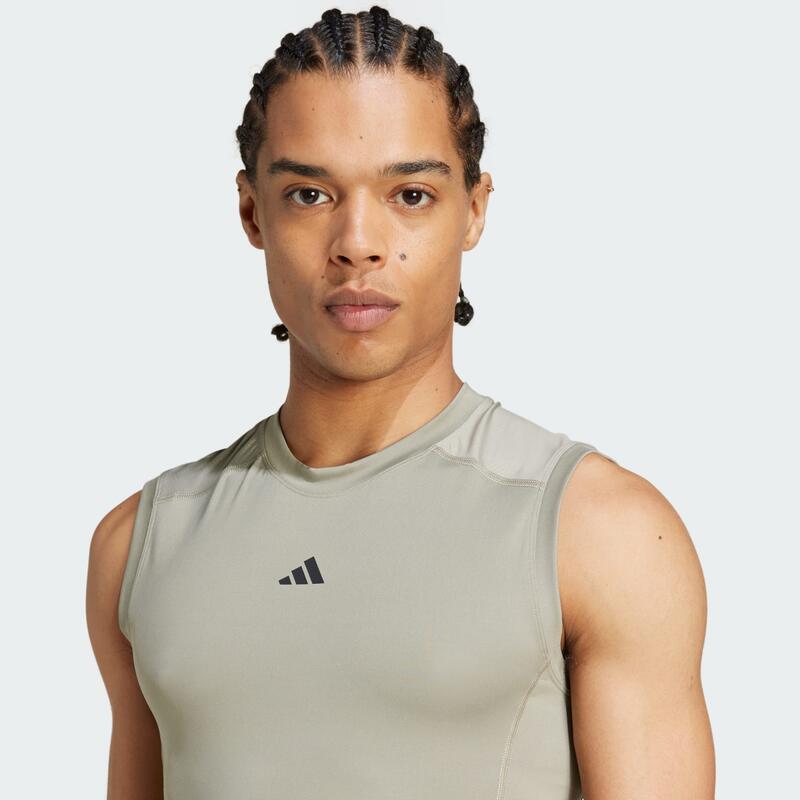 T-shirt de training sans manches compression TECHFIT