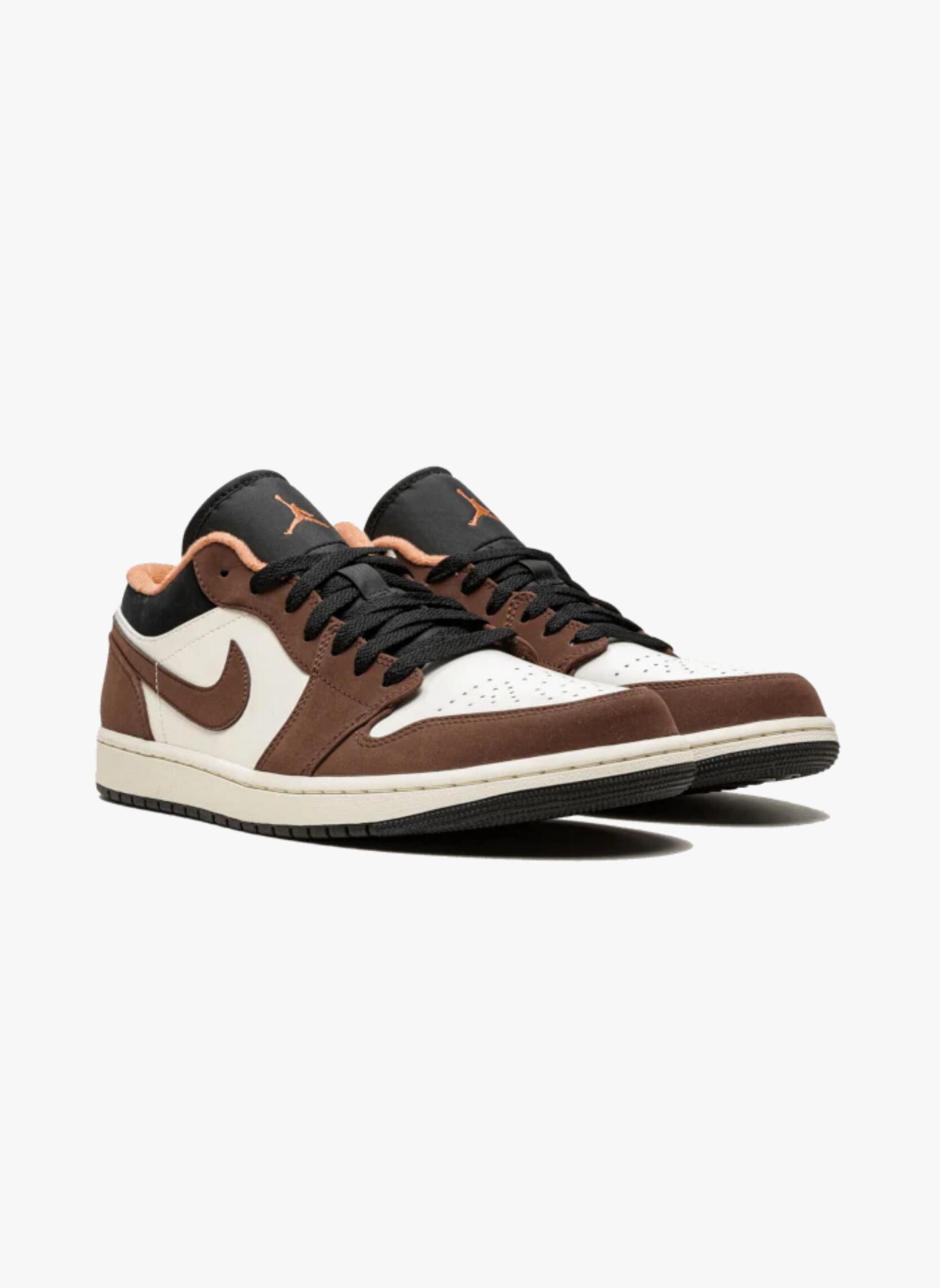 Air Jordan 1 Low Mocha 4/5