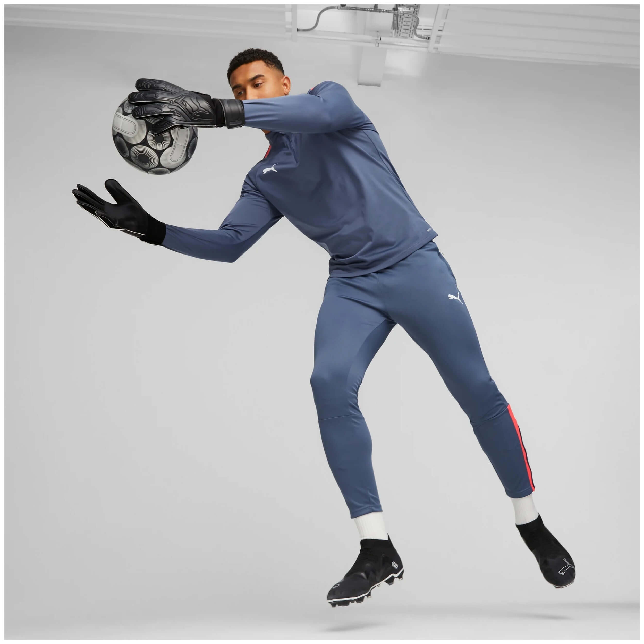 Rękawice bramkarskie Puma Ultra Play RC 3/5