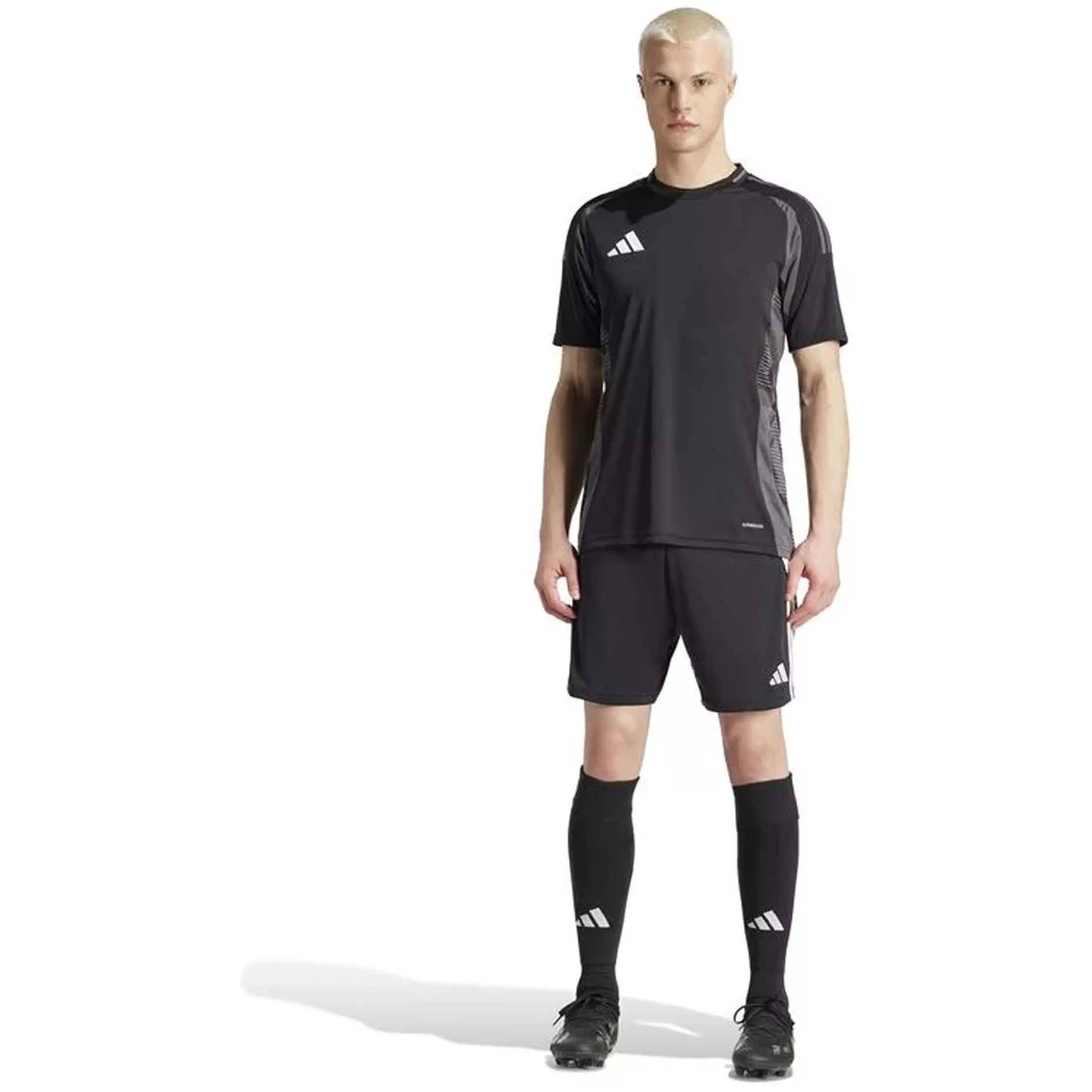 Curto Homem Adidas Tiro 24 Preto 4/6