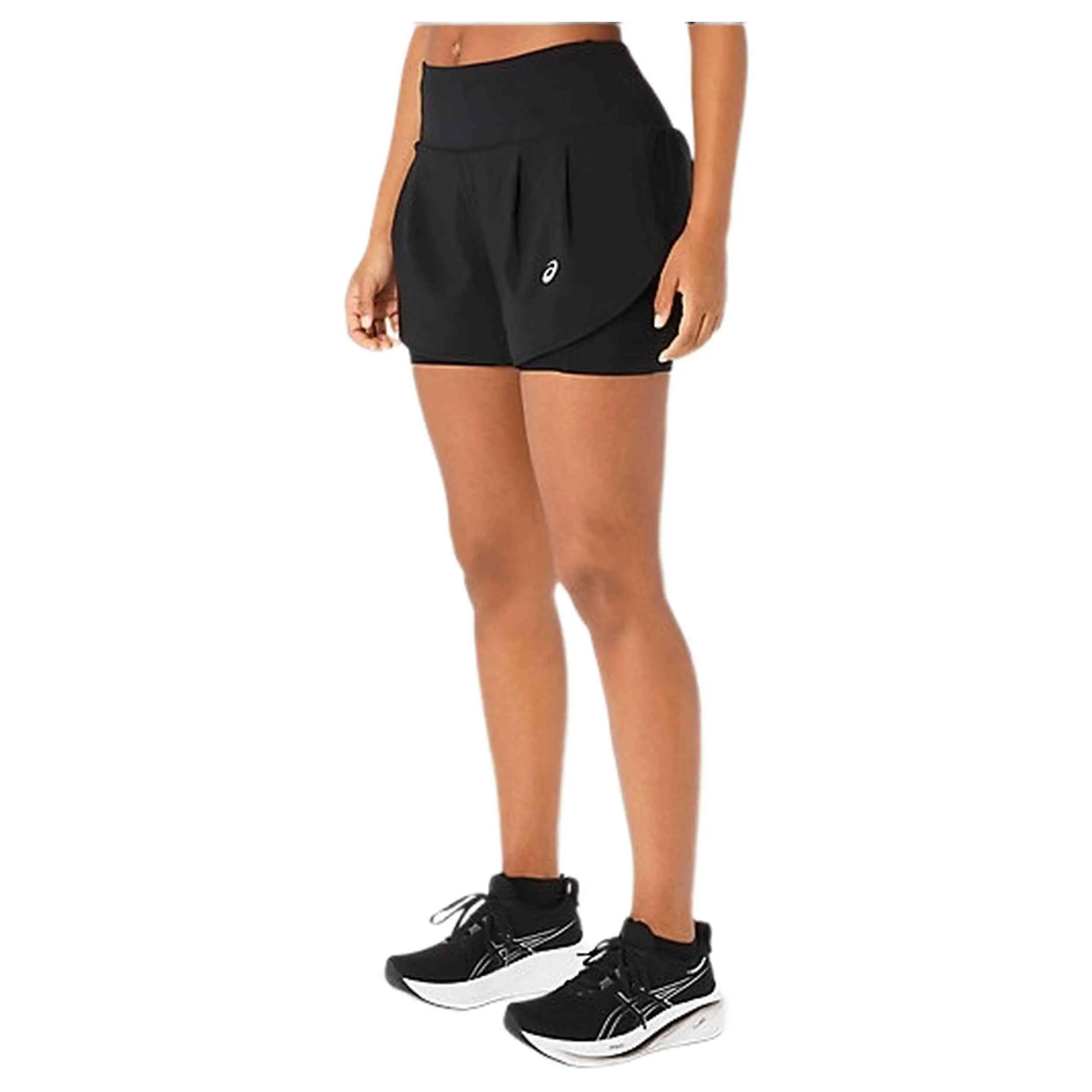 Calções Asics modelo 2012C975-001 para mulheres 4/5
