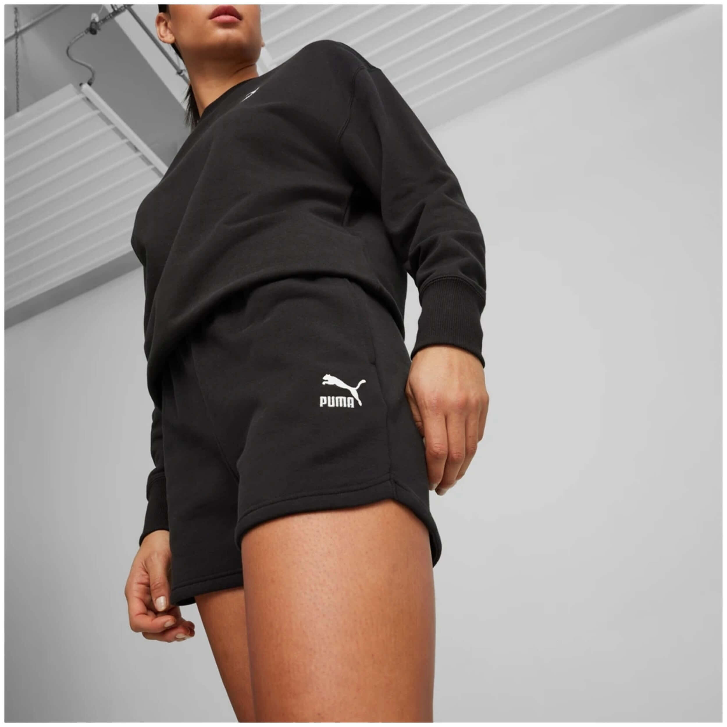 Calções Puma modelo 624236-01 para mulheres 4/5