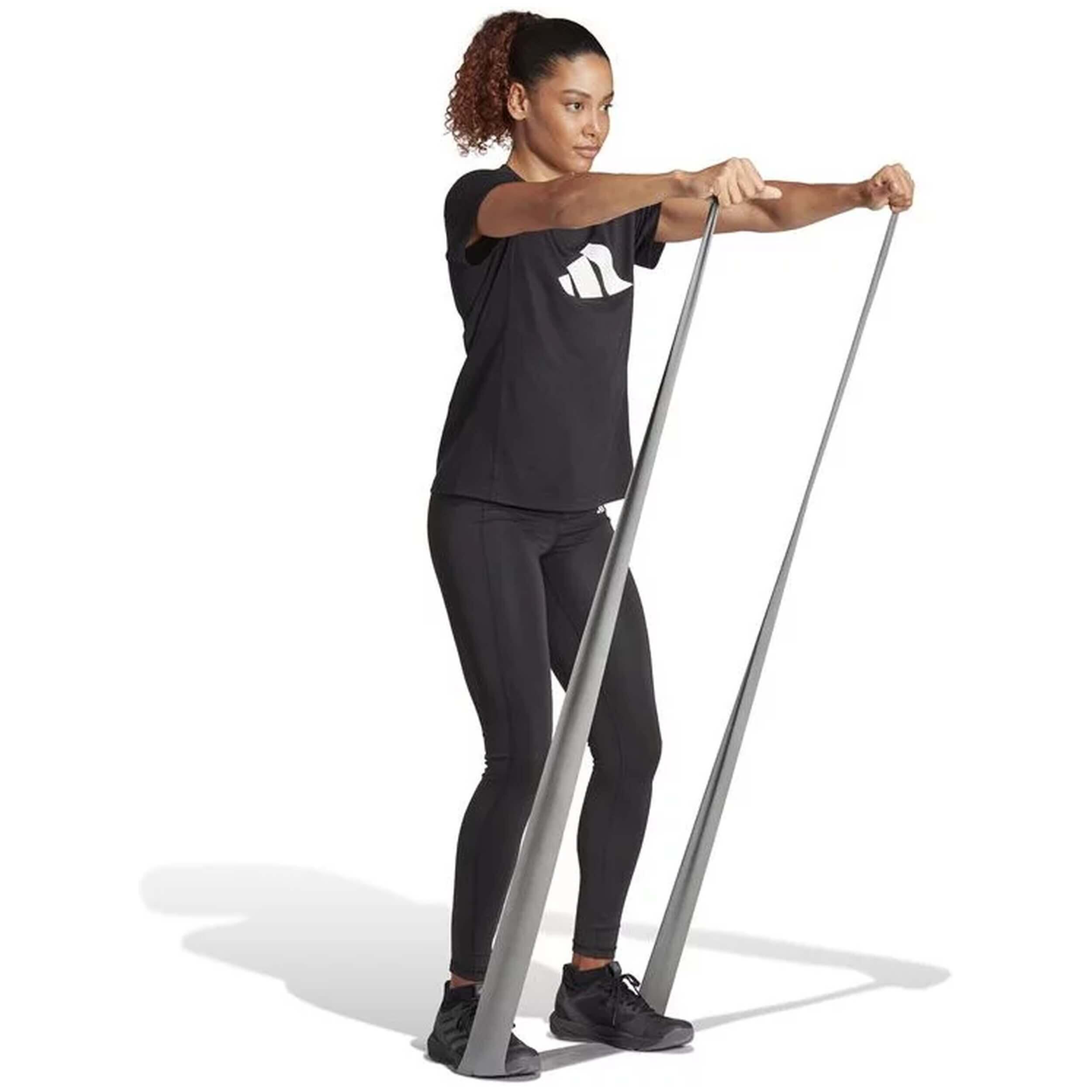 T-shirt Adidas modèle IT0544 pour femmes 4/5