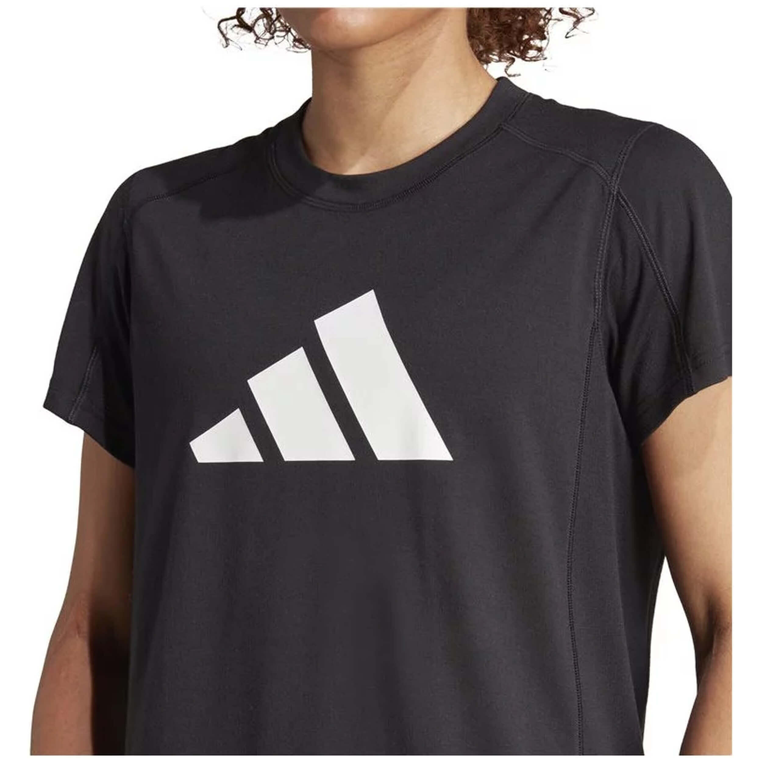 T-shirt Adidas modèle IT0544 pour femmes 5/5