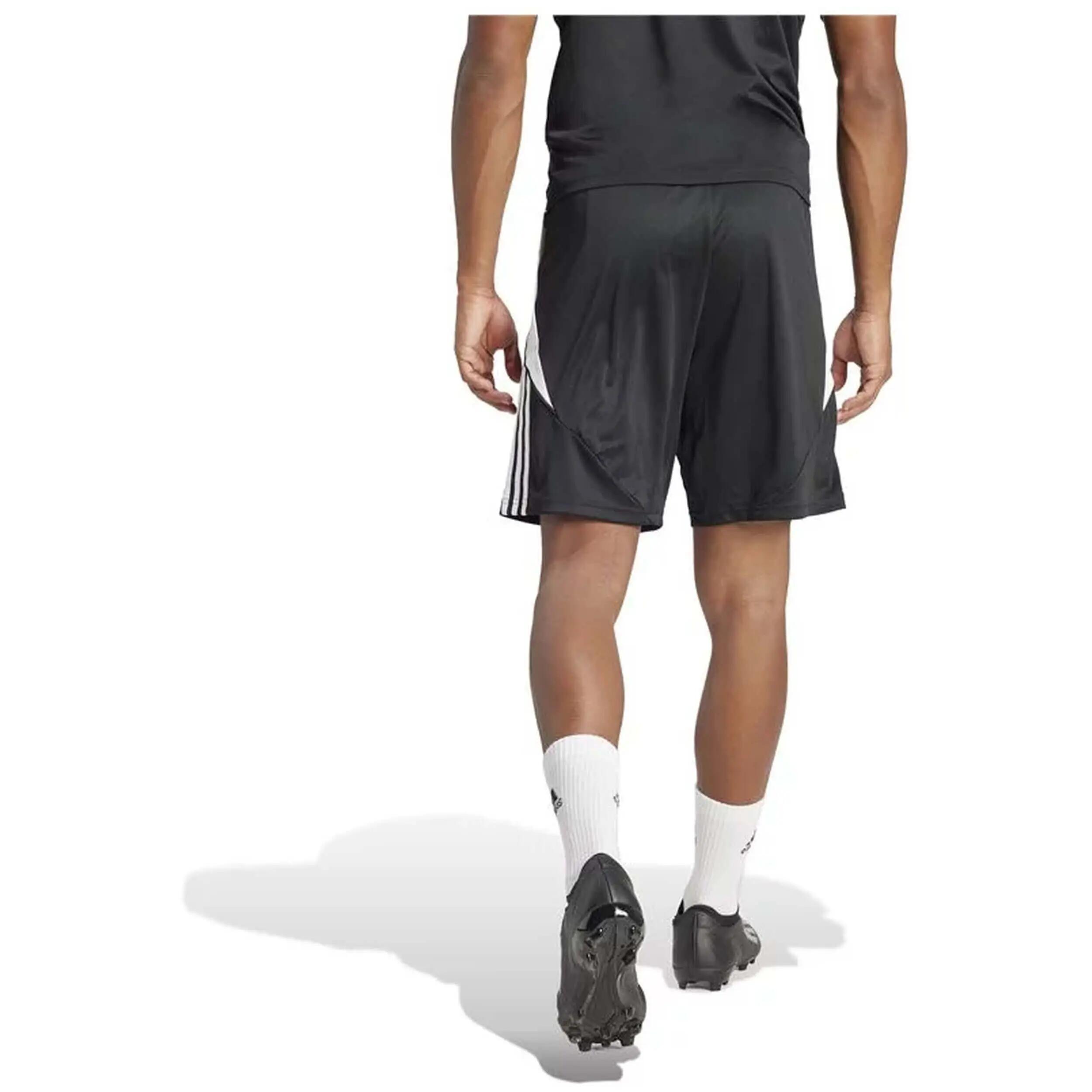Short Adidas modèle IP1951 pour homme 3/6