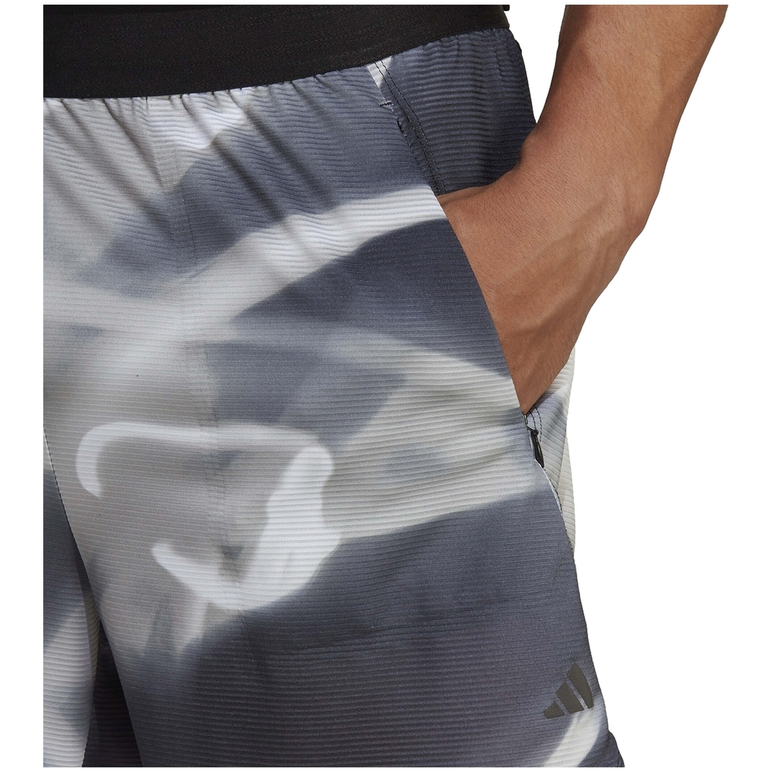 Pantaloncini Adidas modello IC2039 per uomini 4/5