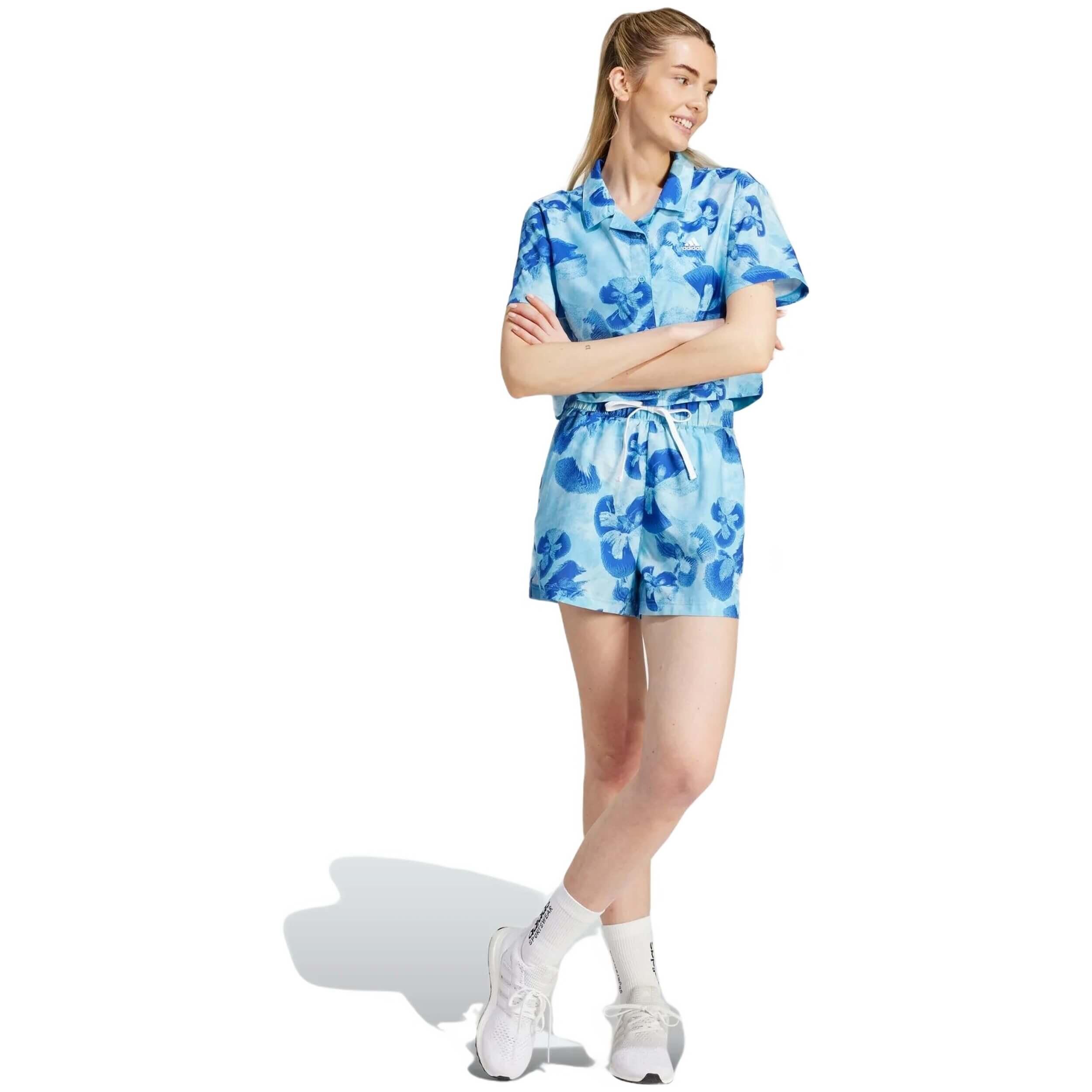 Pantaloncini Adidas modello IS4254 per donne 3/5