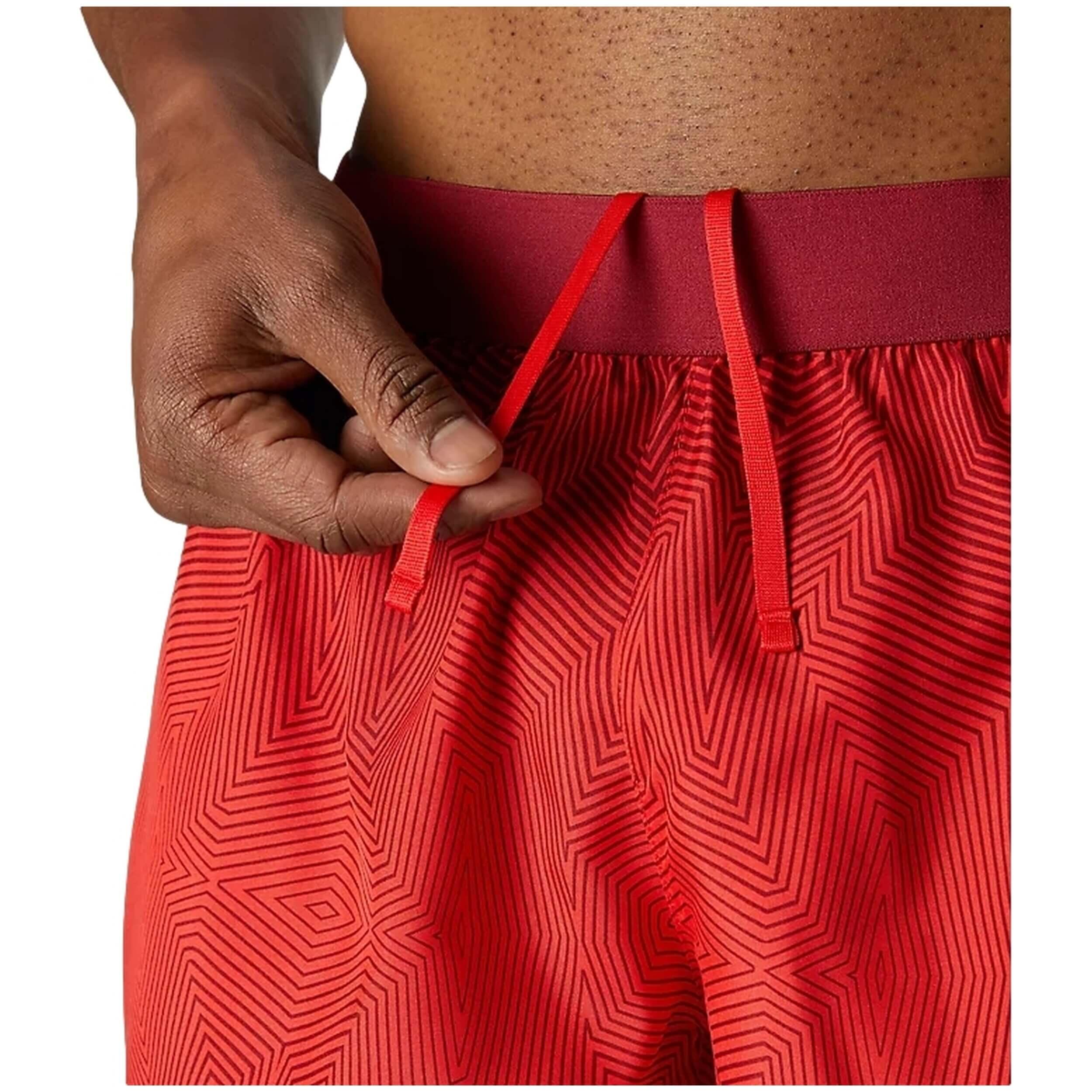 Pantaloncini Asics modello 2011C013-600 per uomini 4/5