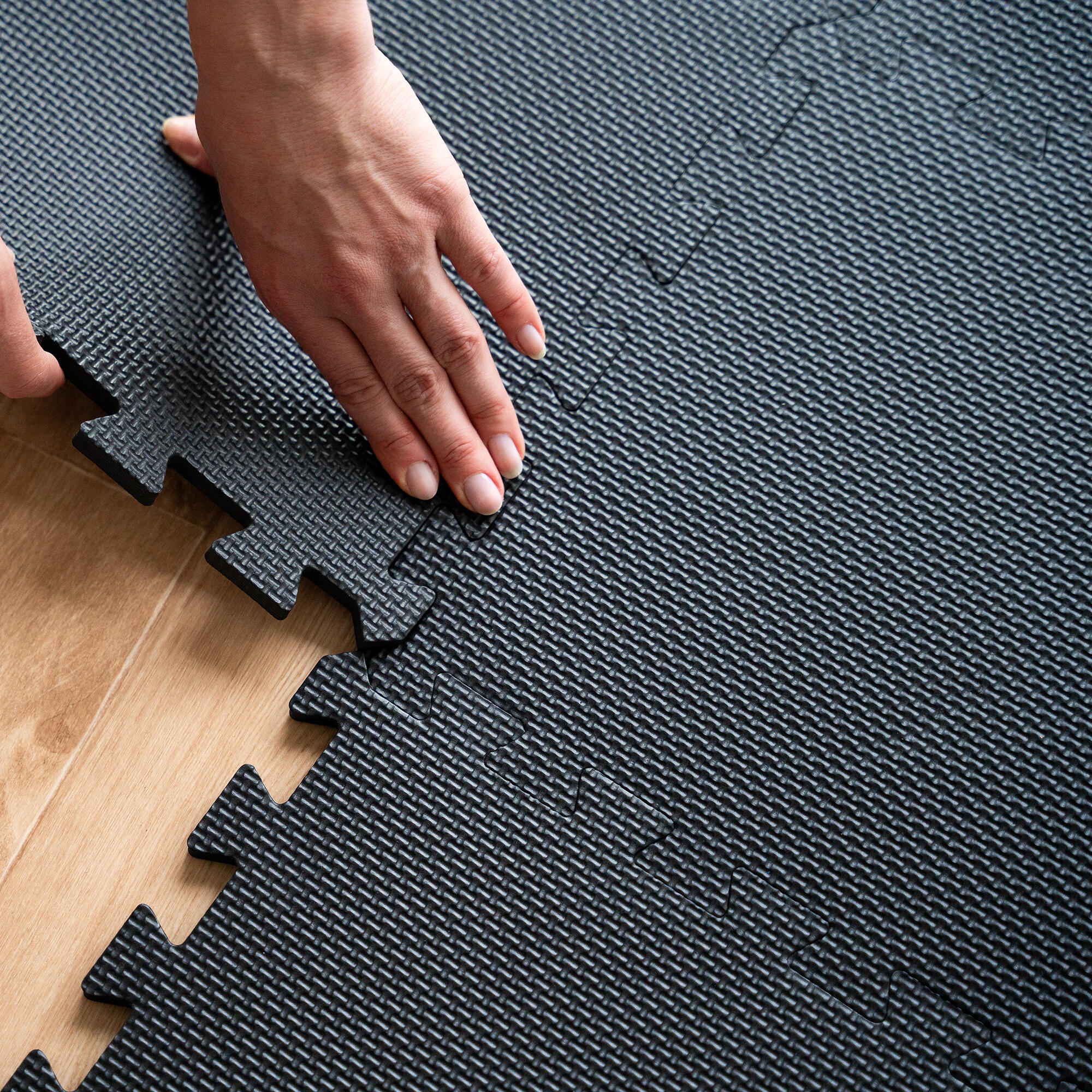 Tappetini Puzzle Per Palestra - 8 Pezzi 60x60 Cm, Spessore 1.2 Cm, Legno Chiaro, Materiale NBR Antiscivolo - Foto 10