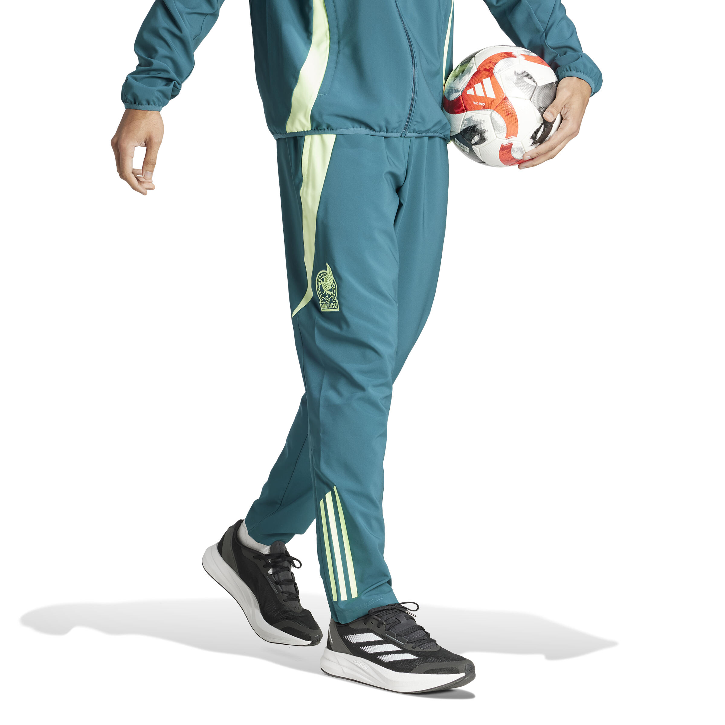 Prematch-Hose Mexiko Copa America 2024 4/7