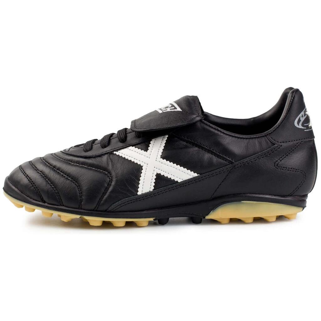 Soccer boots Munich model 2155033 for man