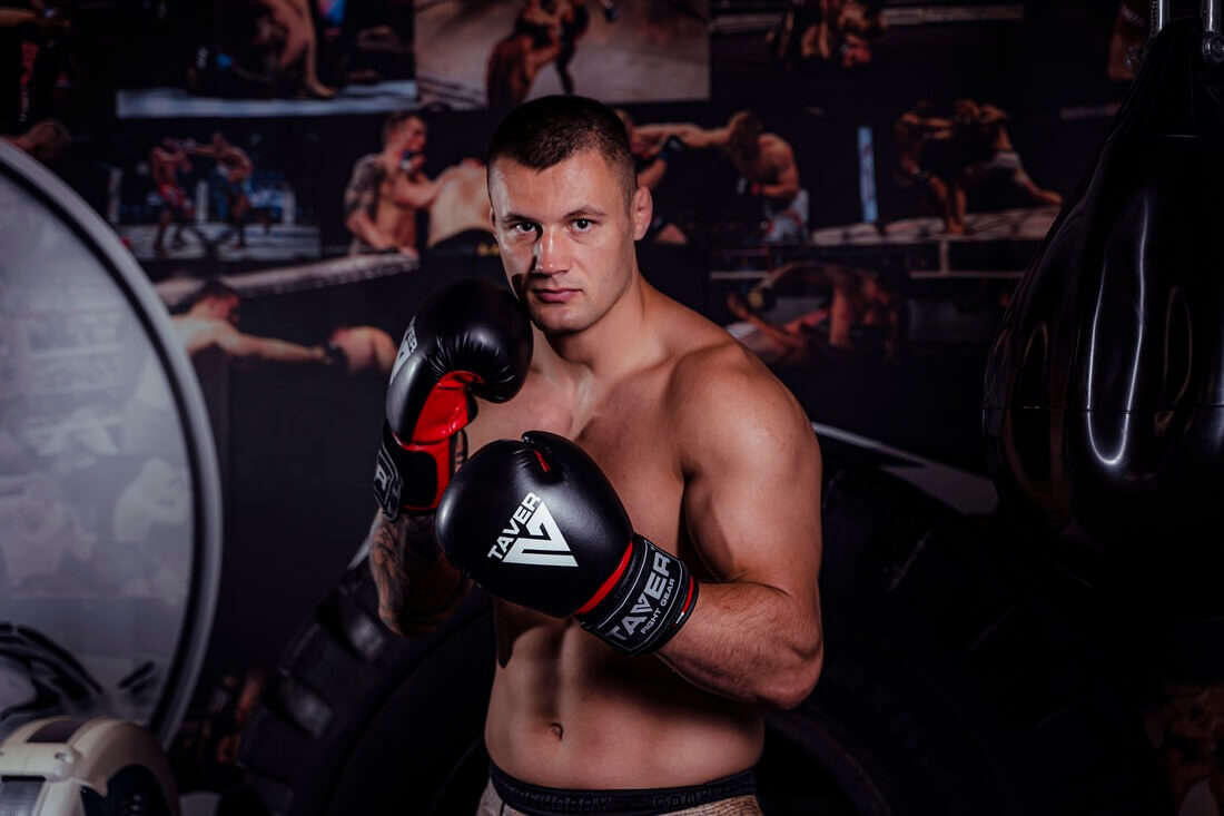 Rękawice bokserskie sparingowe DBX Bushido TAVER 3/7
