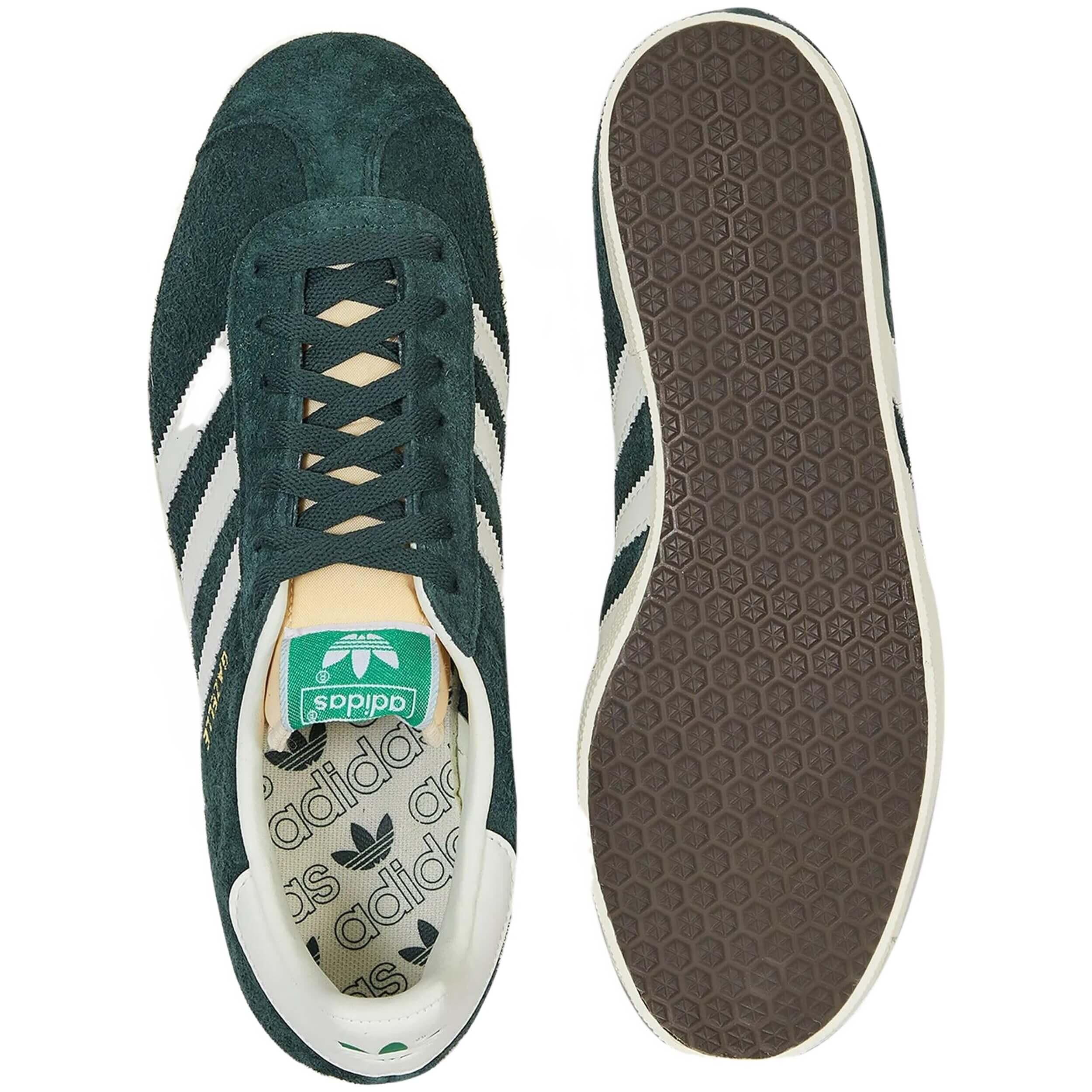 Zapatillas Adidas modelo IF9655 para hombre 3/4