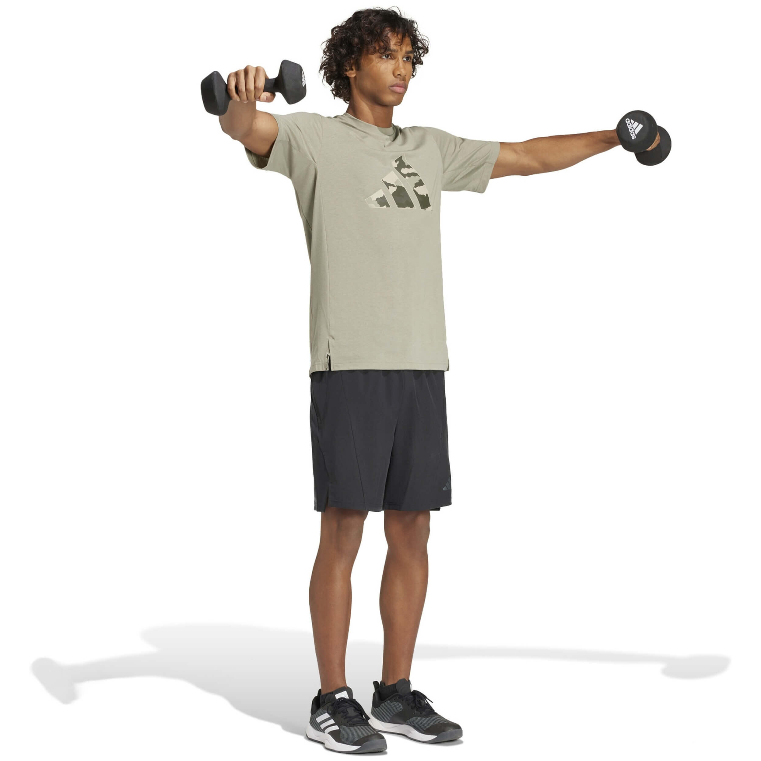 Camiseta de manga corta Adidas Train Essentials Camo Graphic Logo para hombre 4/5