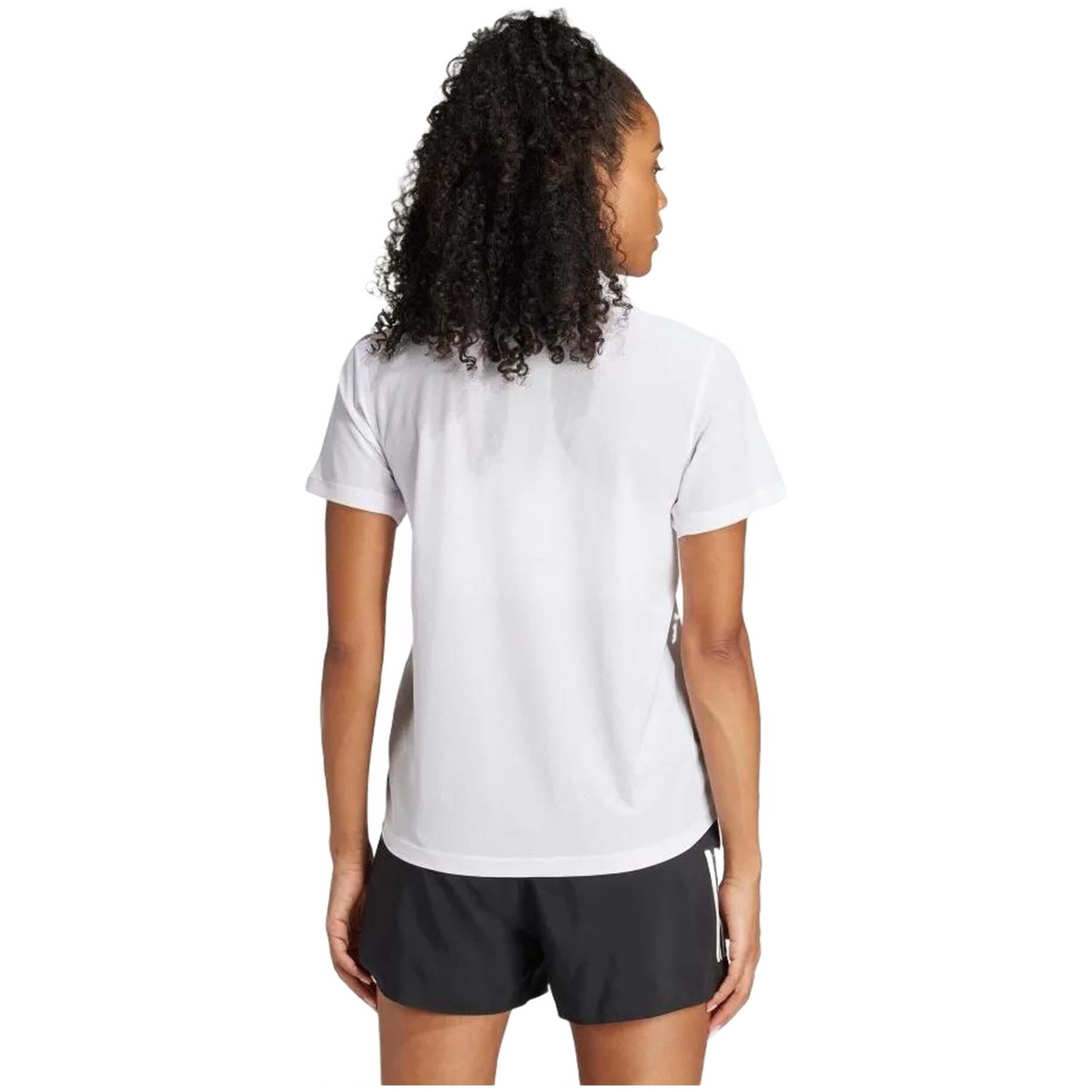 T-shirt Adidas modèle IZ0186 pour femmes 2/5
