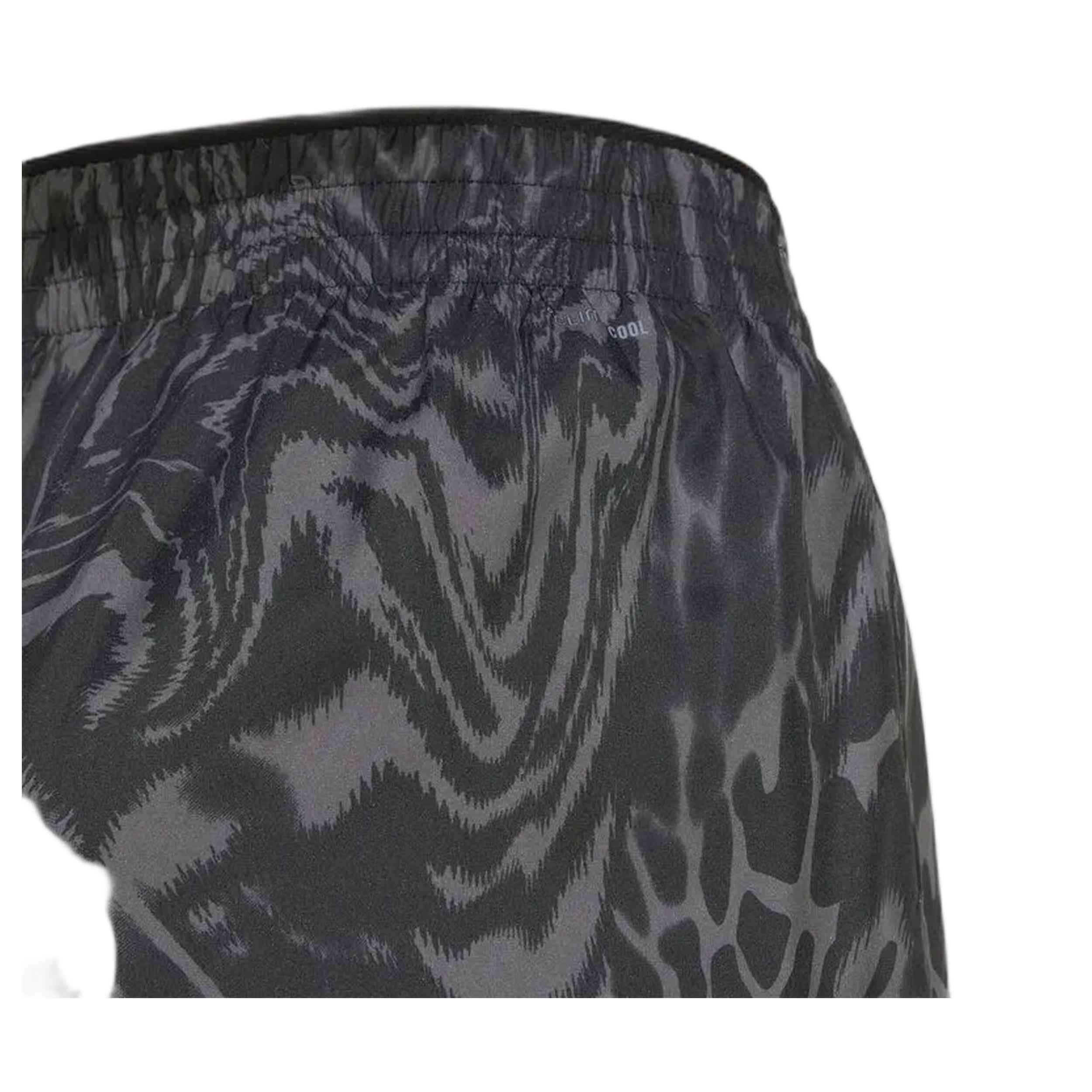 Pantaloncini Adidas modello JE8685 per donne 4/5