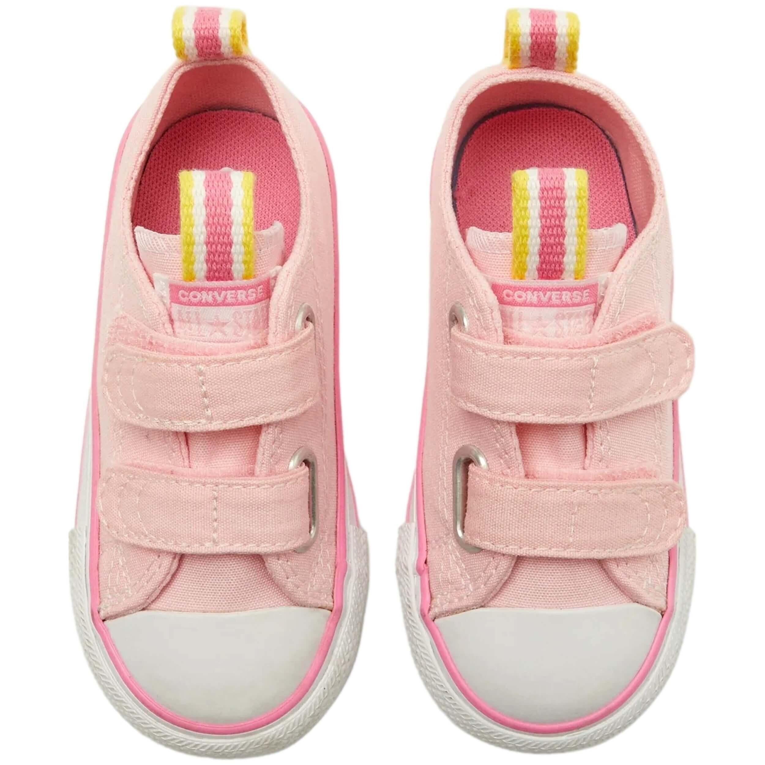 Baskets Converse modèle A04352C pour filles 4/6