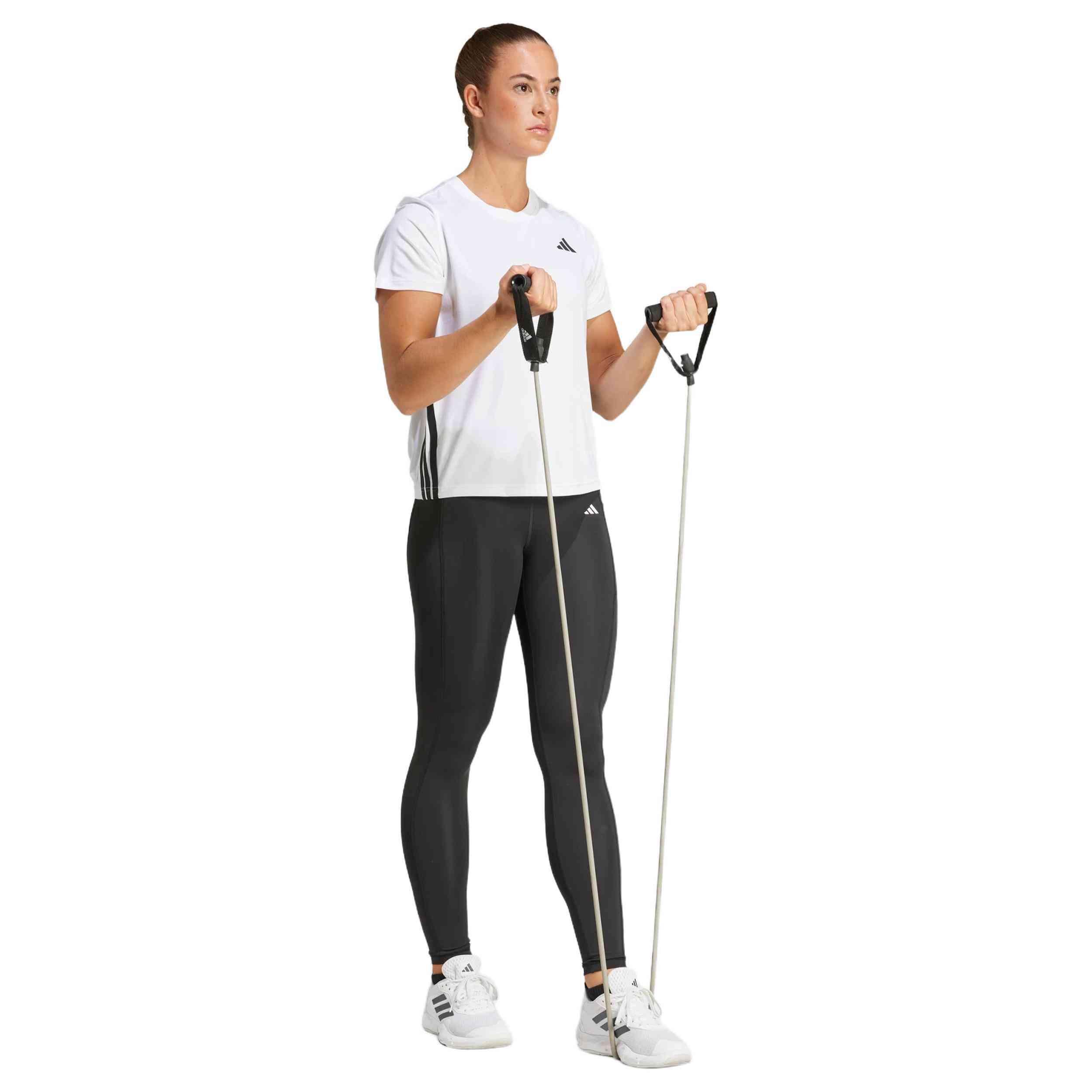 T-shirt Adidas modèle JH1393 pour femmes 2/5