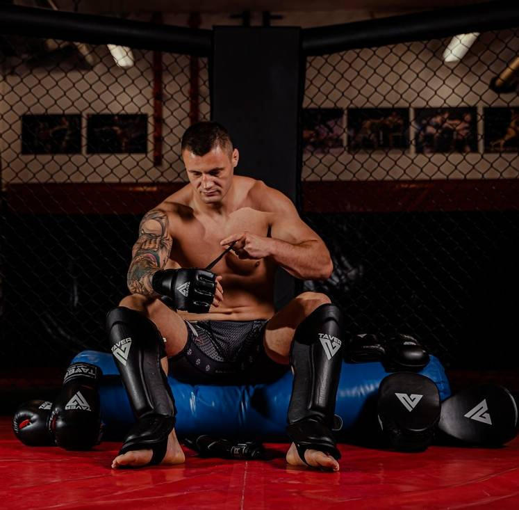 MMA-Handschuhe DBX Bushido T-E1V3 3/7