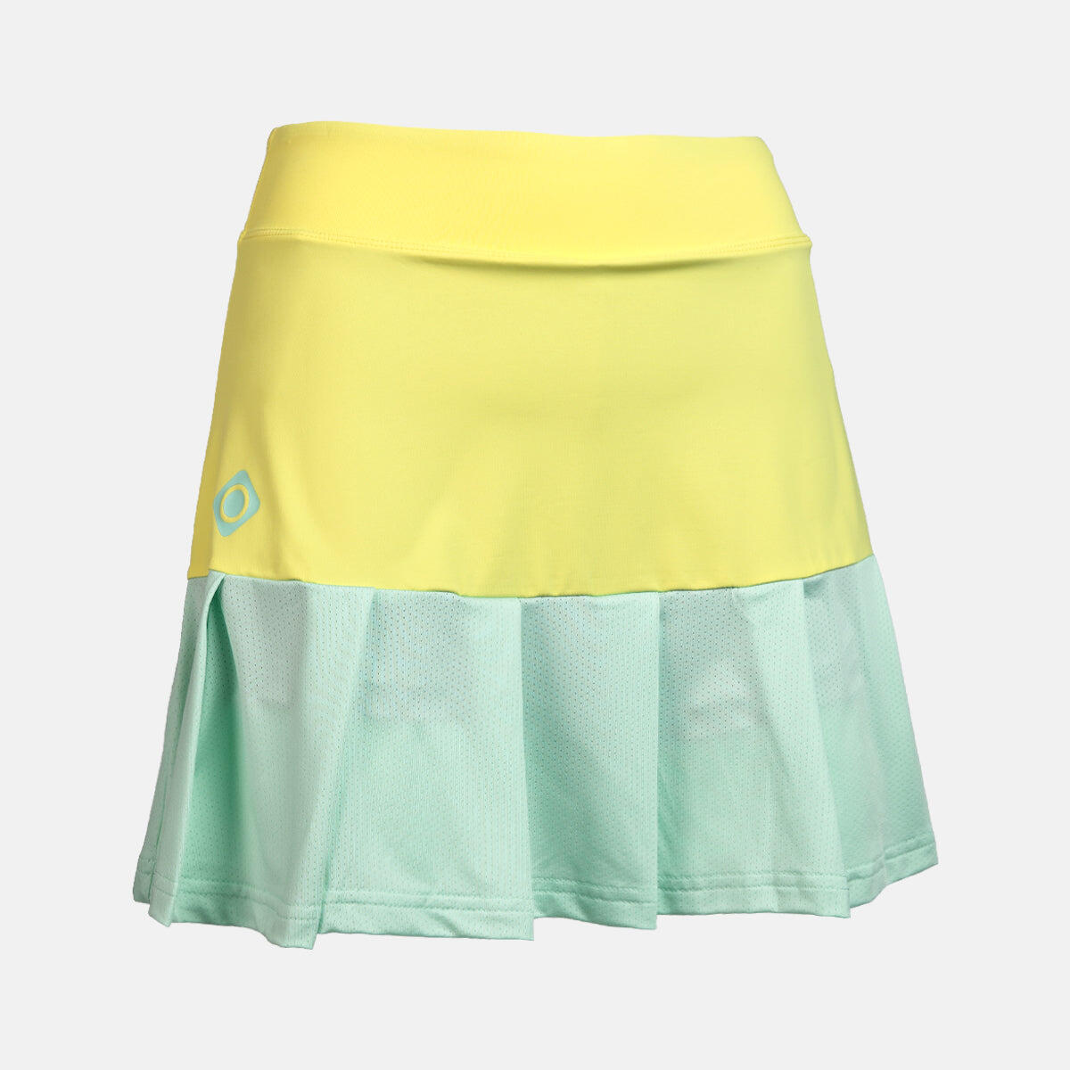 IZAS Saia Cantal, elegância e conforto para os jogadores de padel desempenho e estilo