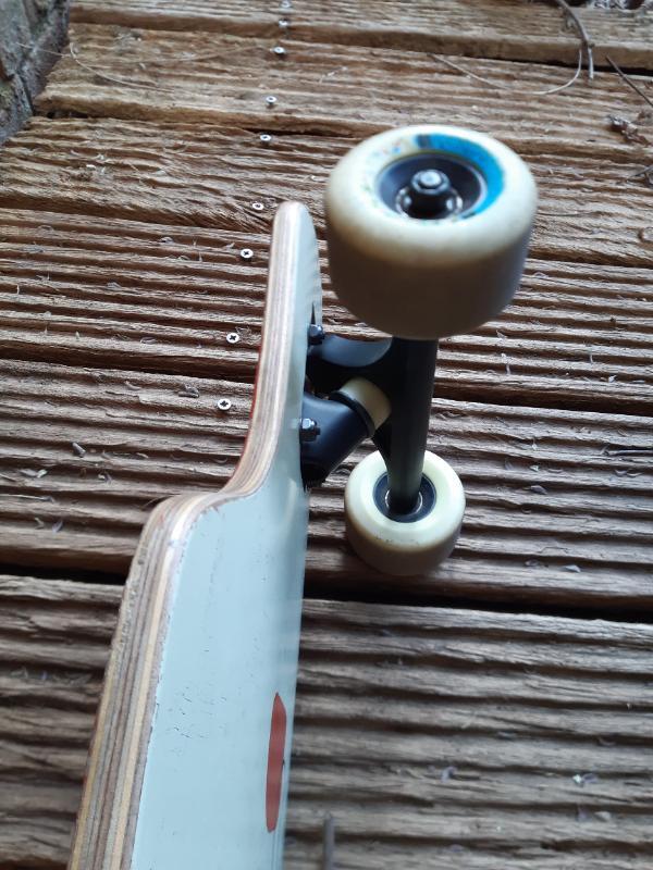 Entre Particuliers - Longboard Globe Geminon 35 Noyer Cacatoès 5/5