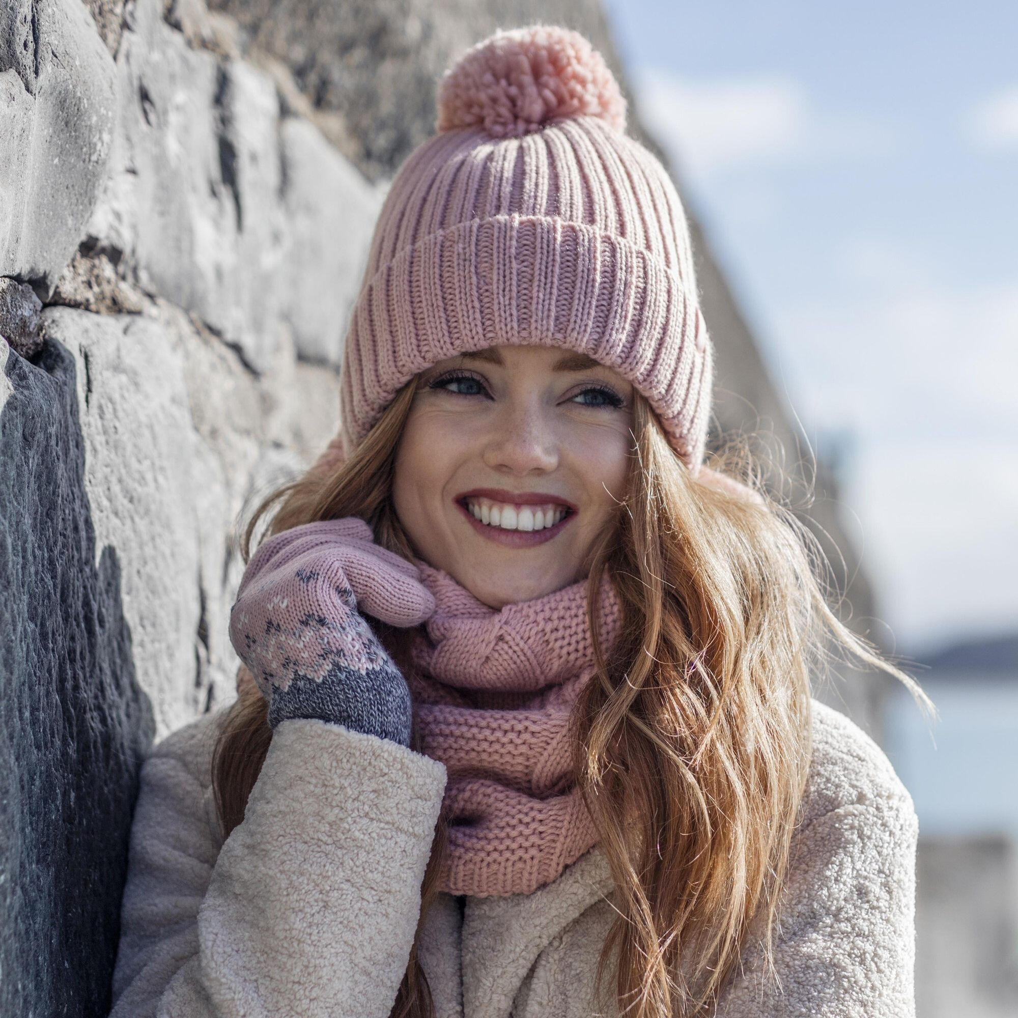Ladies Ribbed Cuffed Thermal Insulated Winter Pom Pom Bobble Hat 4/5