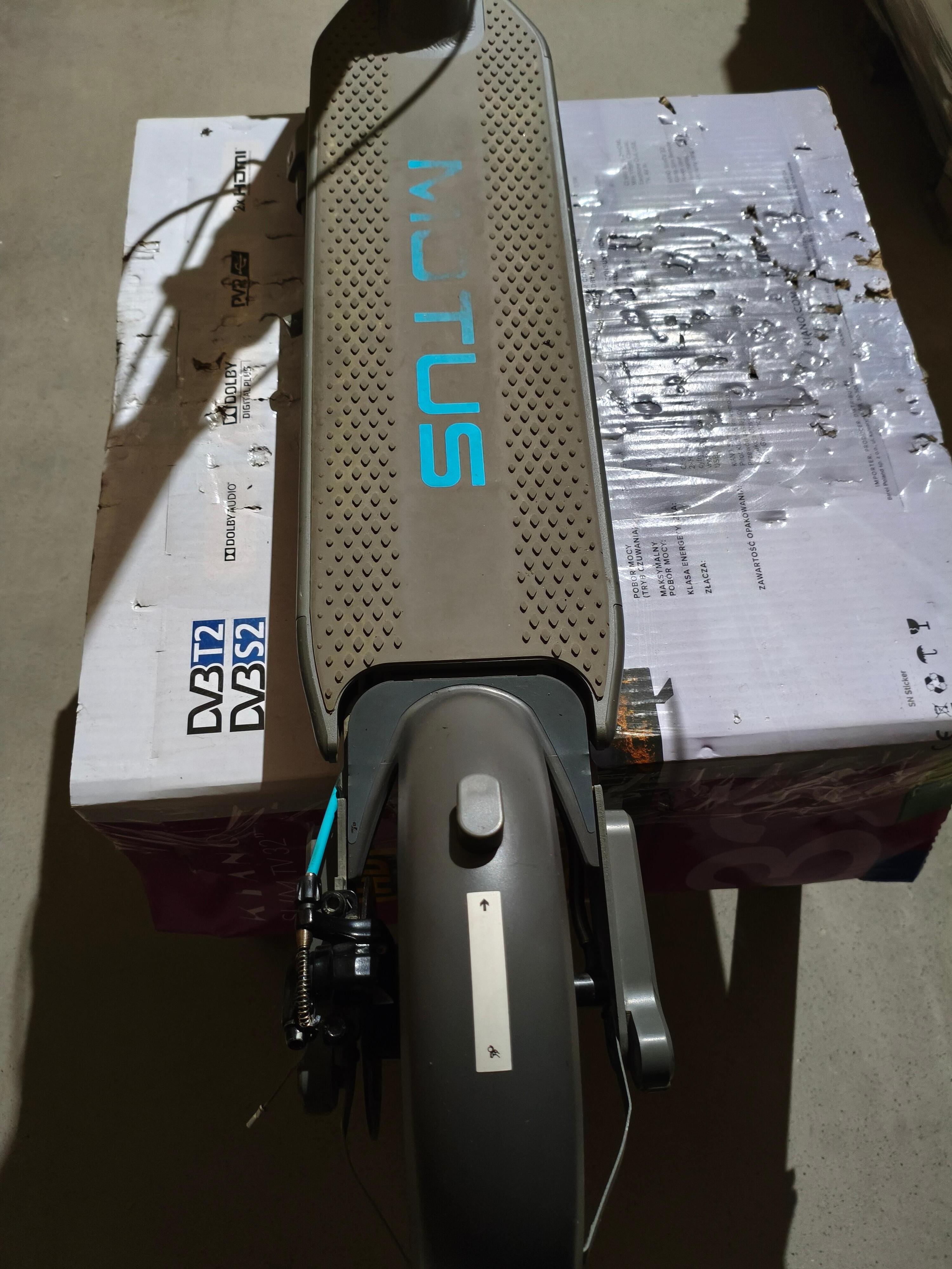 Second Life Hulajnoga elektryczna Motus Scooty 10" PLUS 2023 - stan bardzo dobry 6/7