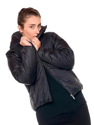 Wattierte Winterjacke für Damen „Black Ring“.