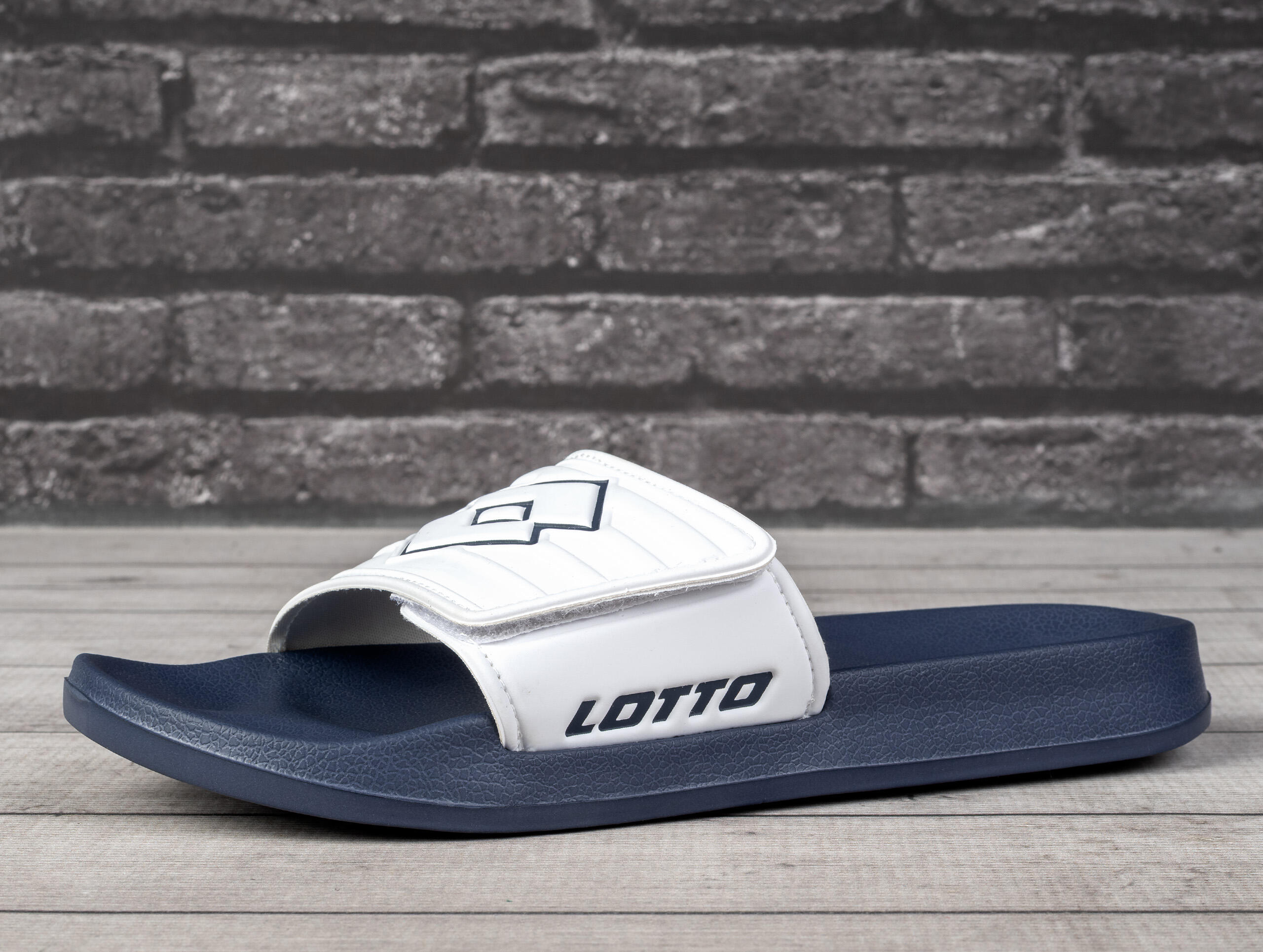 Klapki sportowe do chodzenia Lotto FLYDE BC 4/7