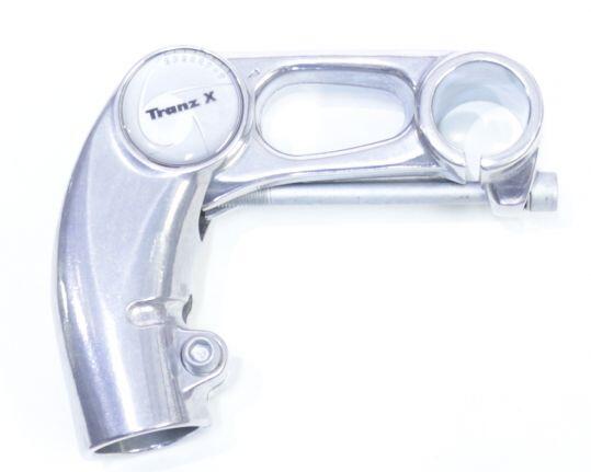 Attacco manubrio Tranzx JD-ST17 regolabile A-Head 25.4 mm Argento.