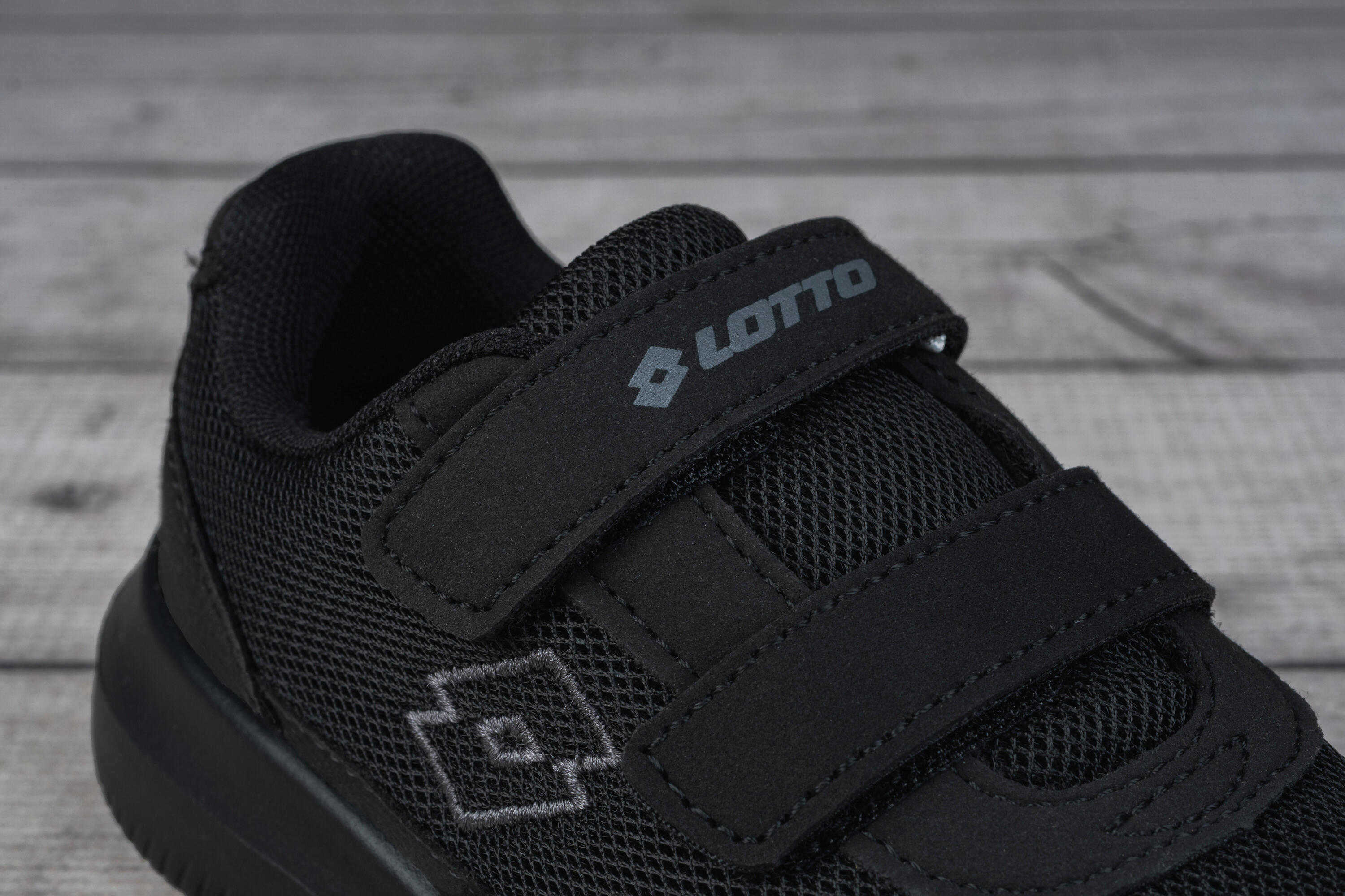Zapatillas Lotto infantiles con velcro - mesh transpirable 6/7