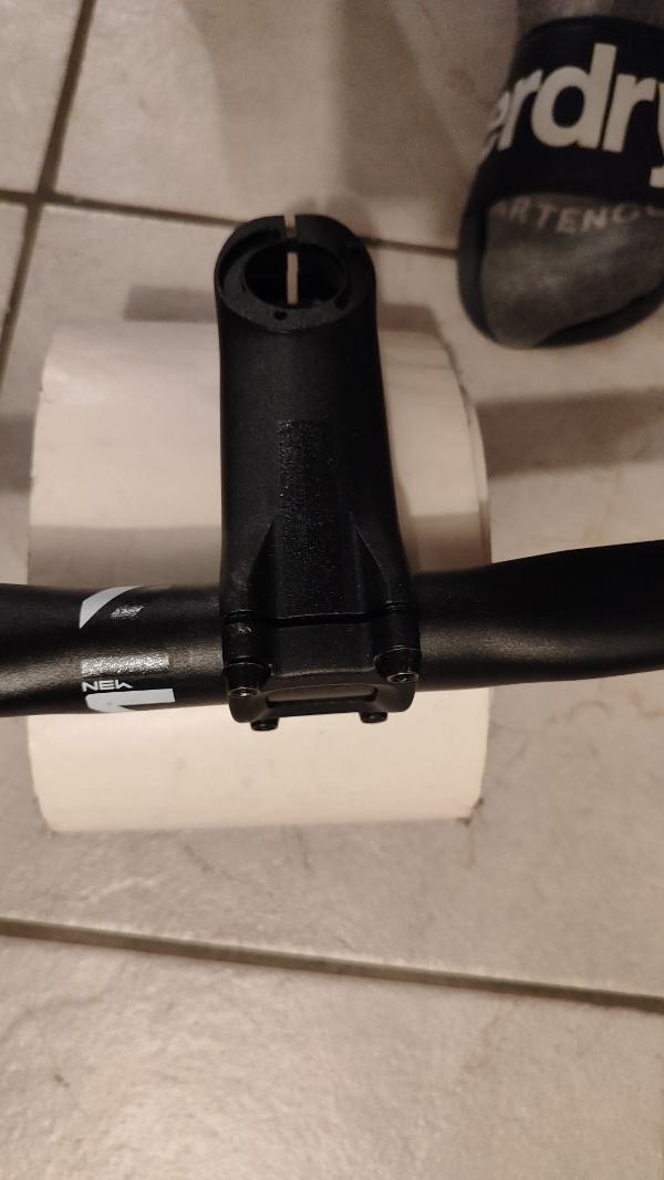 Entre Particuliers - Cintre de vélo standard 2/2