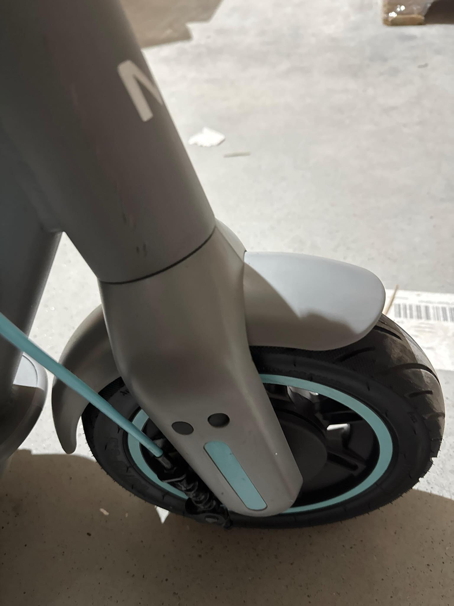 Second Life Hulajnoga elektryczna Motus Scooty 10 Gen5 350 W - stan dobry 4/5