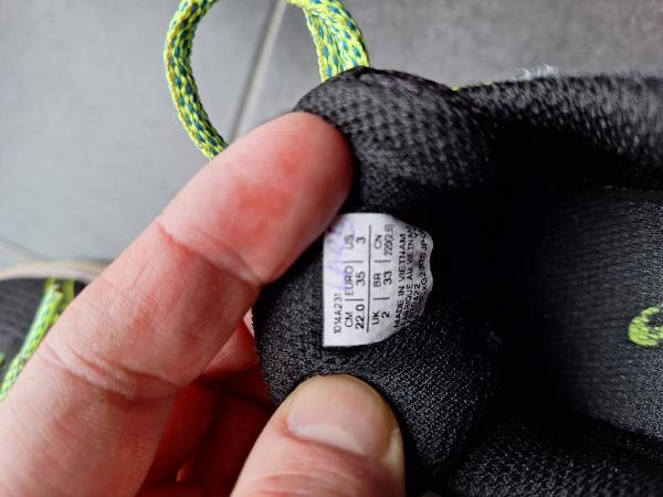 Entre Particuliers - Chaussures de course Asics taille 35 3/4