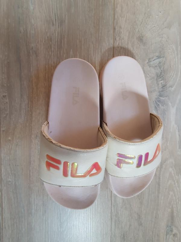 Tussen Particulieren - Slippers Fila maat 35 3/3