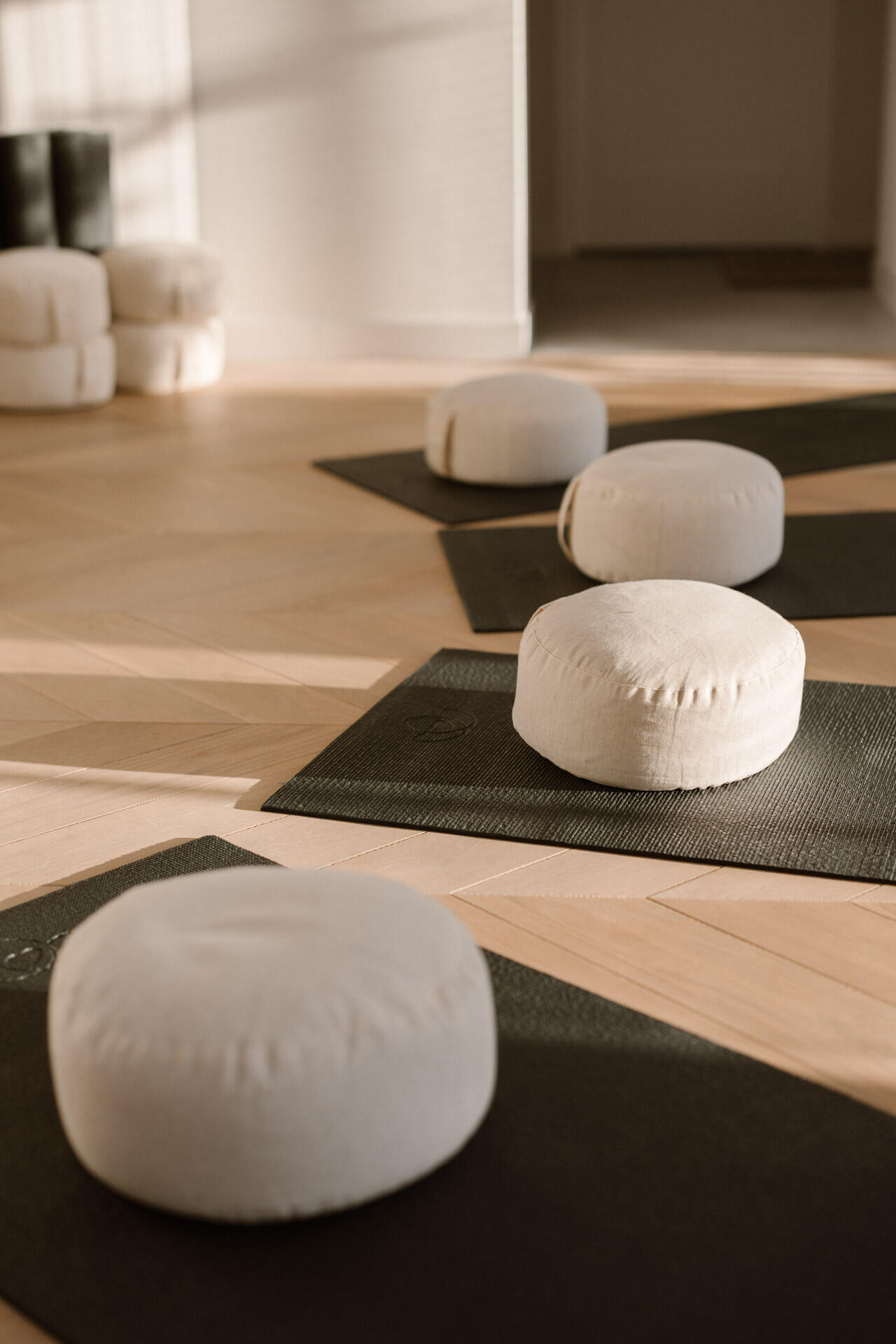 Yogamat sticky extra lang zwart - 200 cm – Lotus 2/5