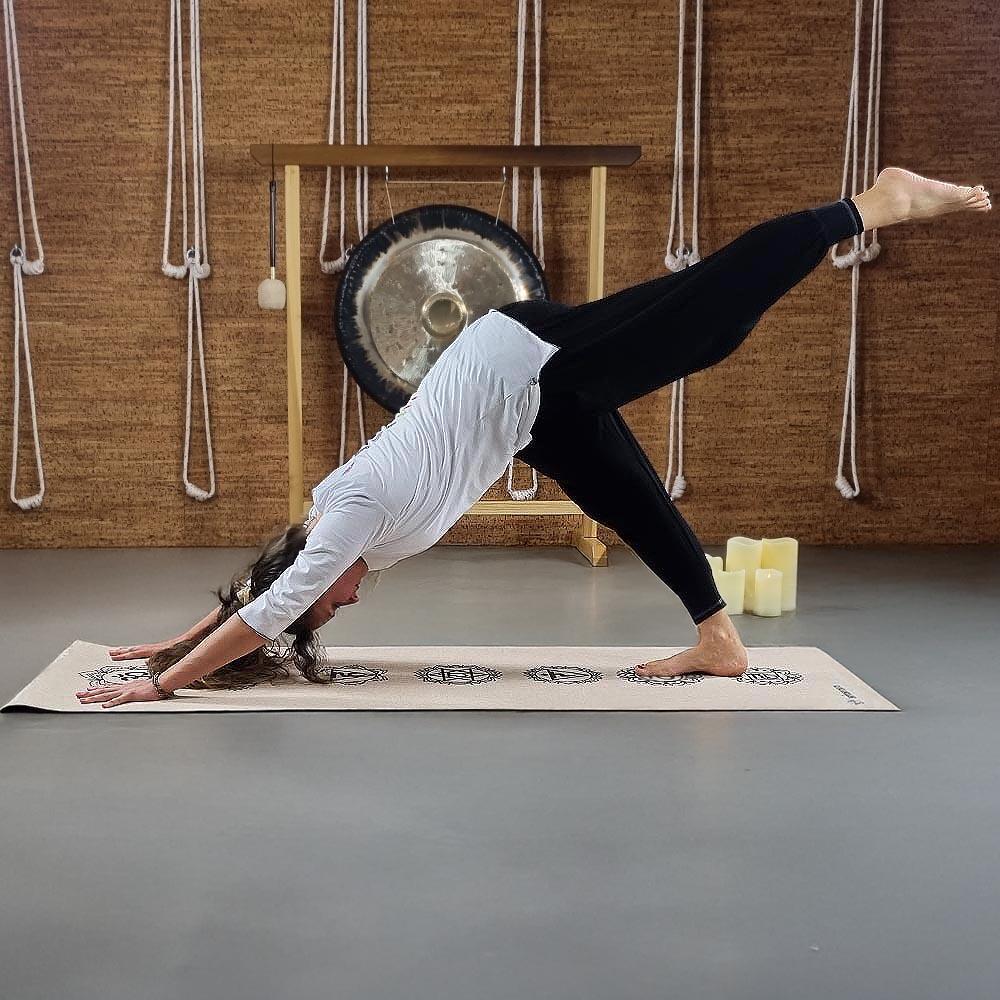Tapete de yoga caucho natural y cáñamo 4,5mmx61cmx1,83m 7 chakras 7/7